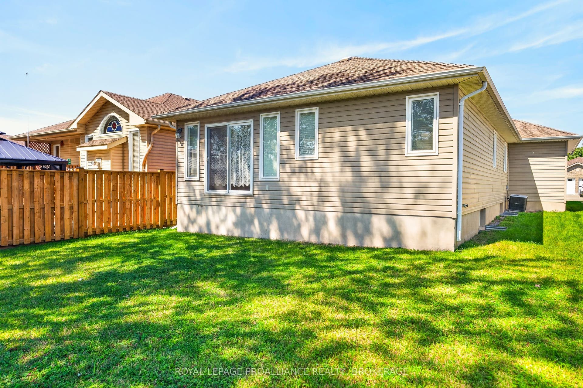 1097 Crossfield Avenue, Kingston, Frontenac ON K7P 0G7
