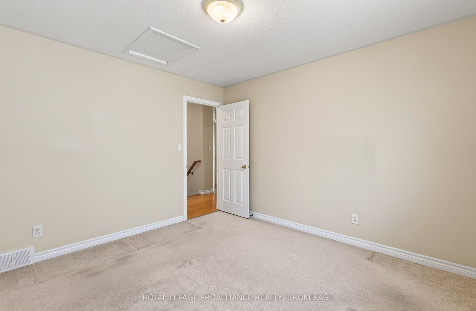 1097 Crossfield Avenue, Kingston, Frontenac ON K7P 0G7