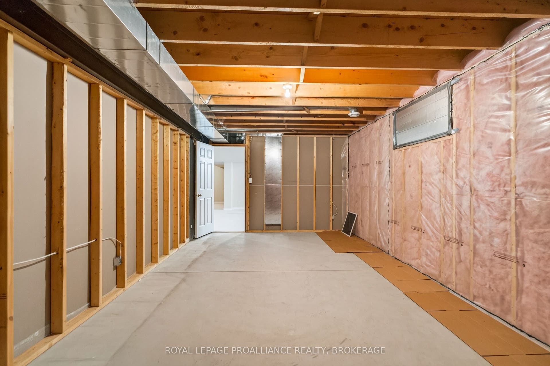 1097 Crossfield Avenue, Kingston, Frontenac ON K7P 0G7