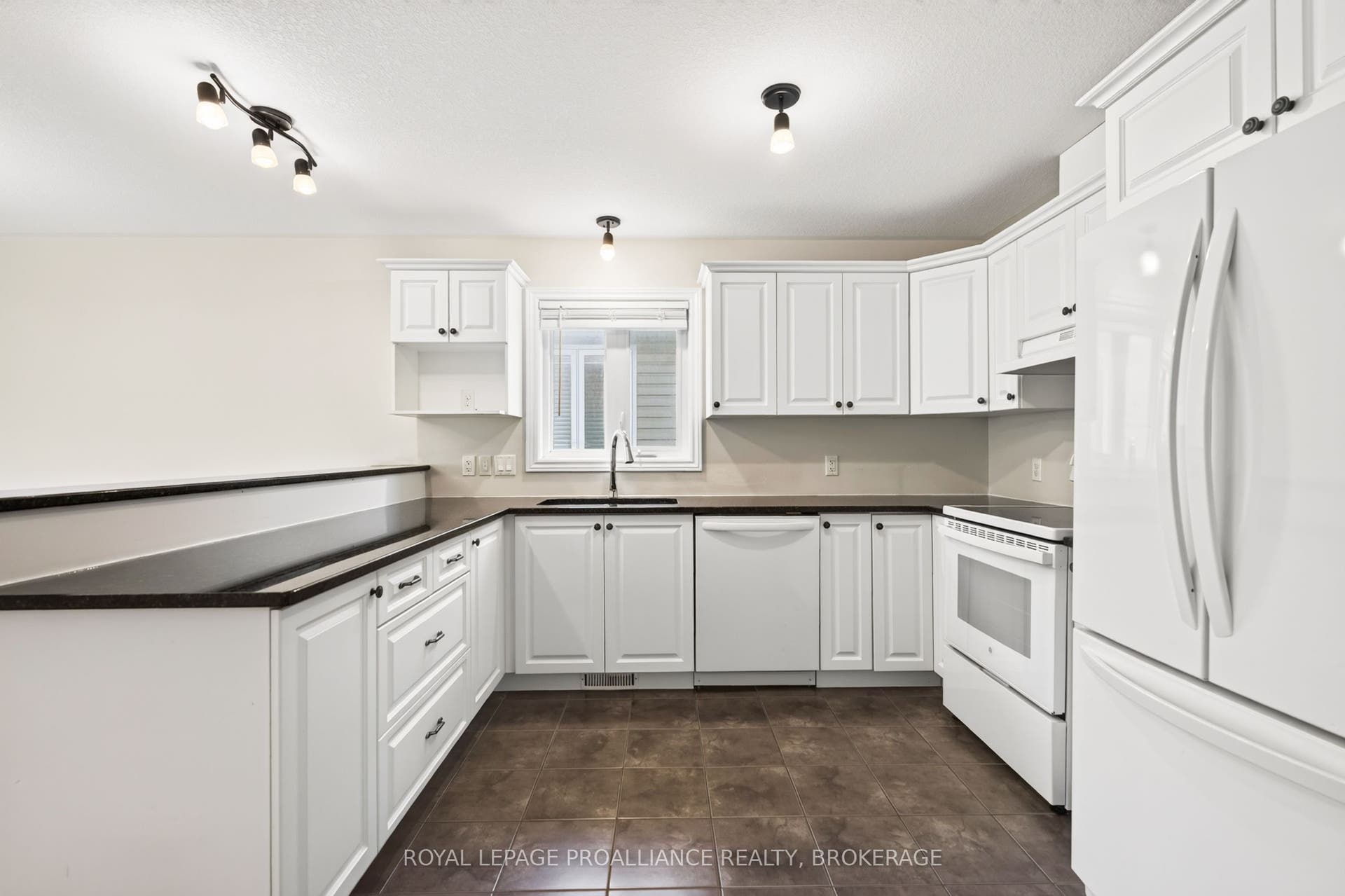 1097 Crossfield Avenue, Kingston, Frontenac ON K7P 0G7