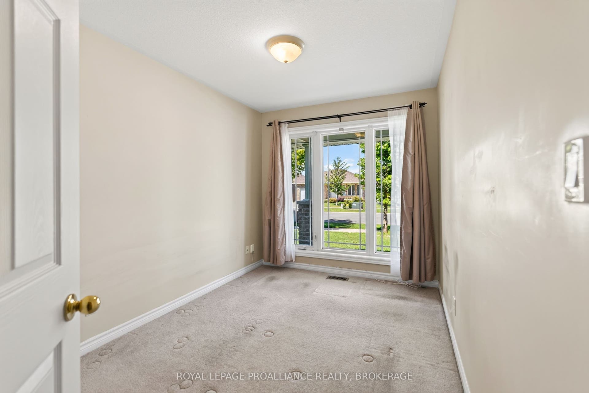 1097 Crossfield Avenue, Kingston, Frontenac ON K7P 0G7