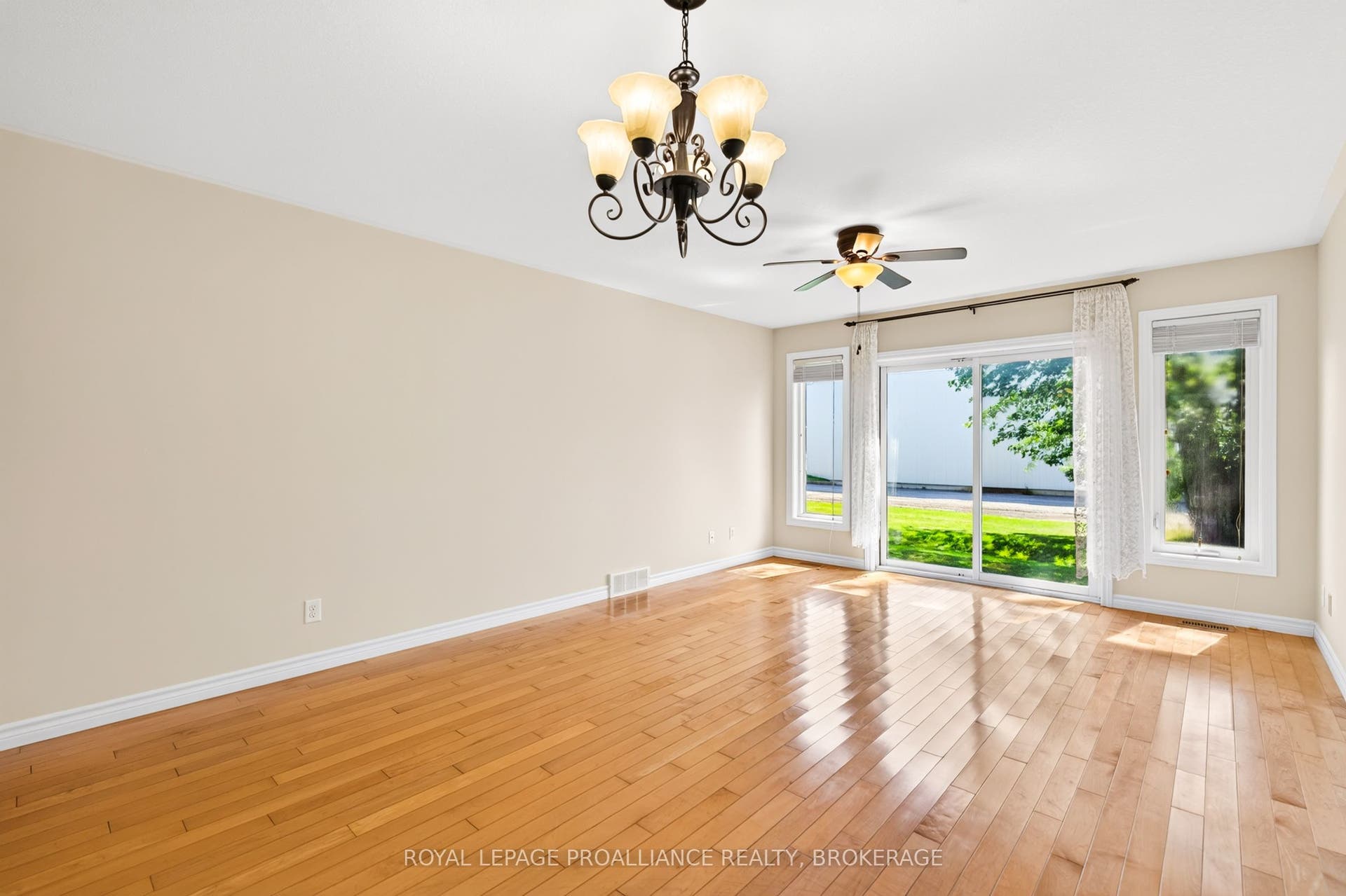 1097 Crossfield Avenue, Kingston, Frontenac ON K7P 0G7