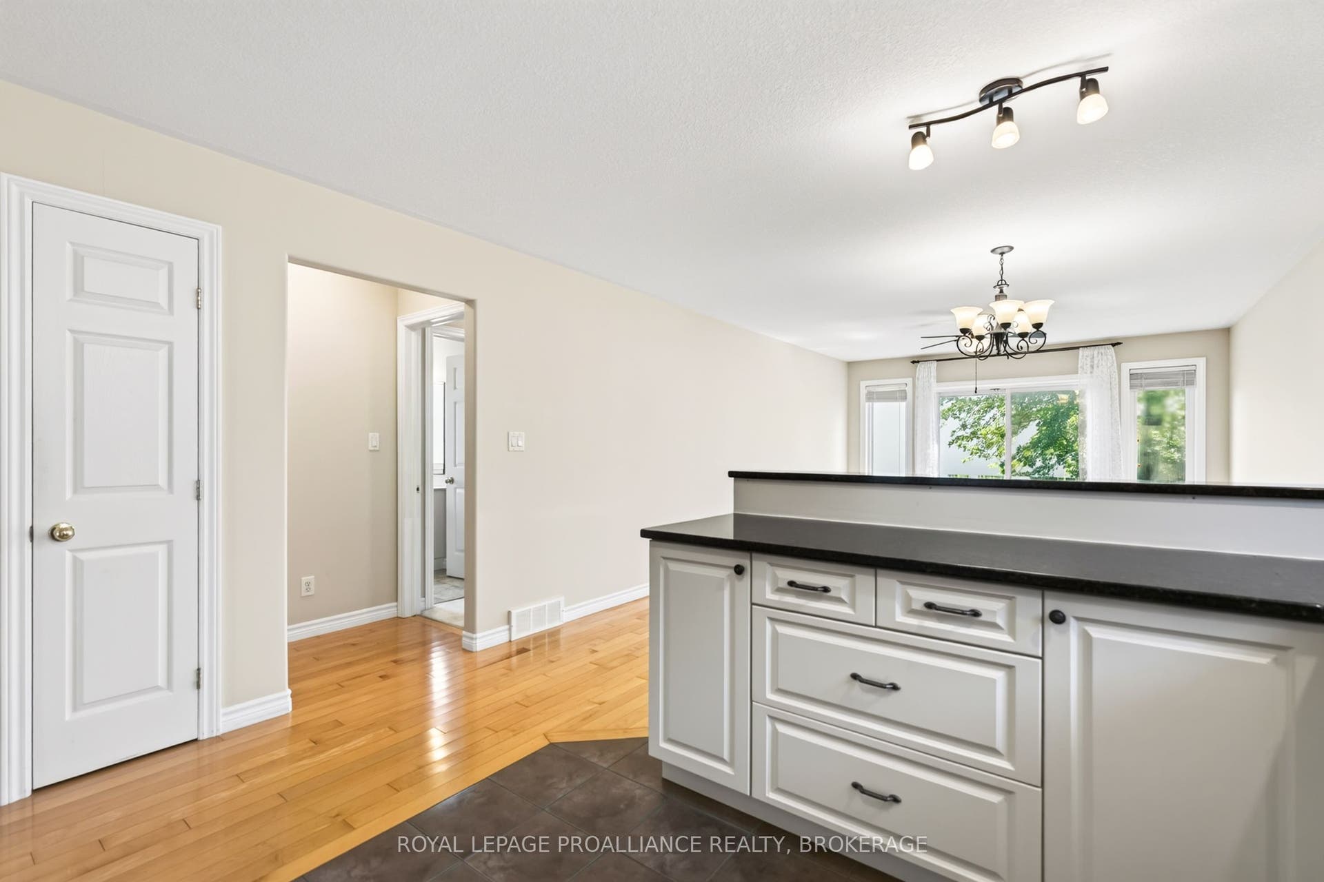 1097 Crossfield Avenue, Kingston, Frontenac ON K7P 0G7