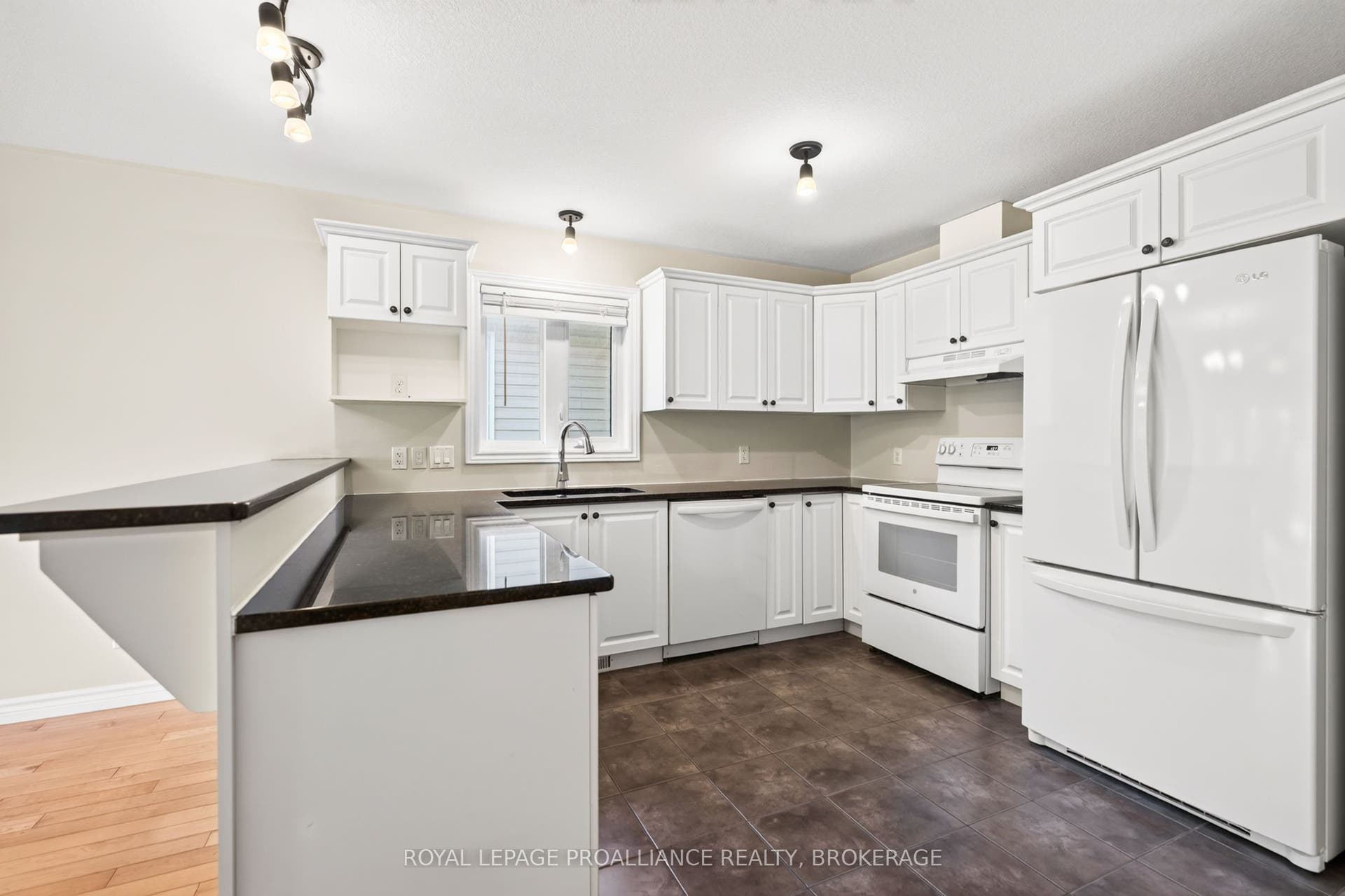 1097 Crossfield Avenue, Kingston, Frontenac ON K7P 0G7