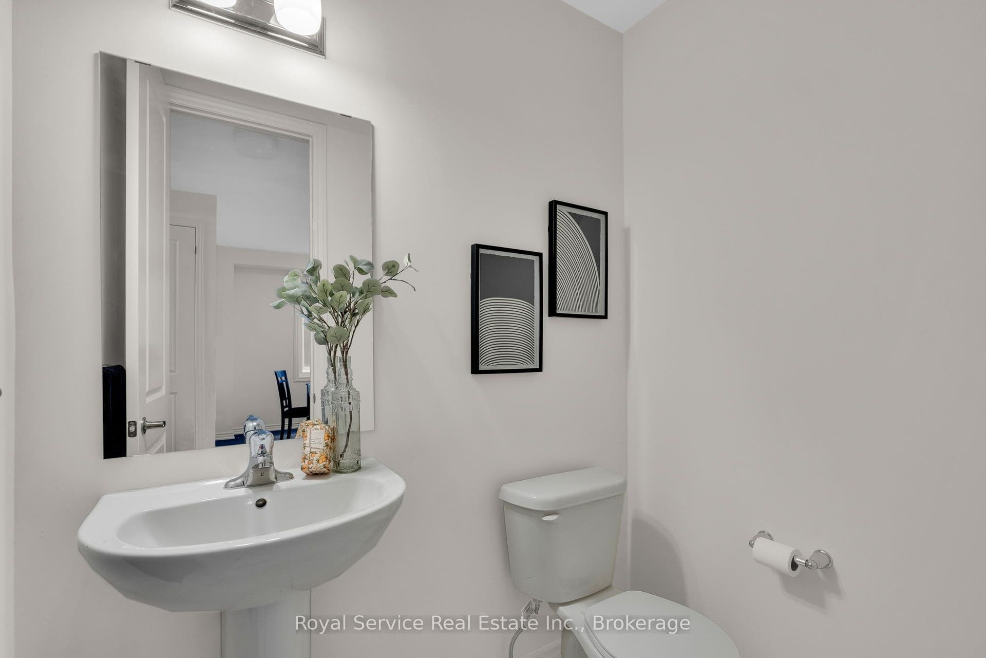 472 Trevor Street, Cobourg, Northumberland ON K9A 4J6 Main Floor Powder Room