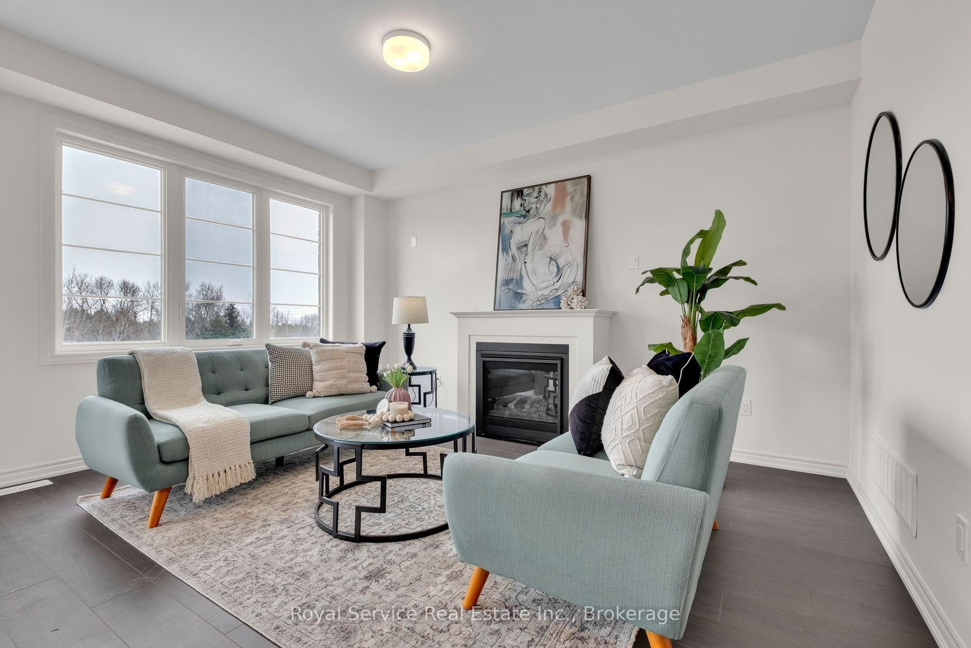 472 Trevor Street, Cobourg, Northumberland ON K9A 4J6 Gas Fireplace