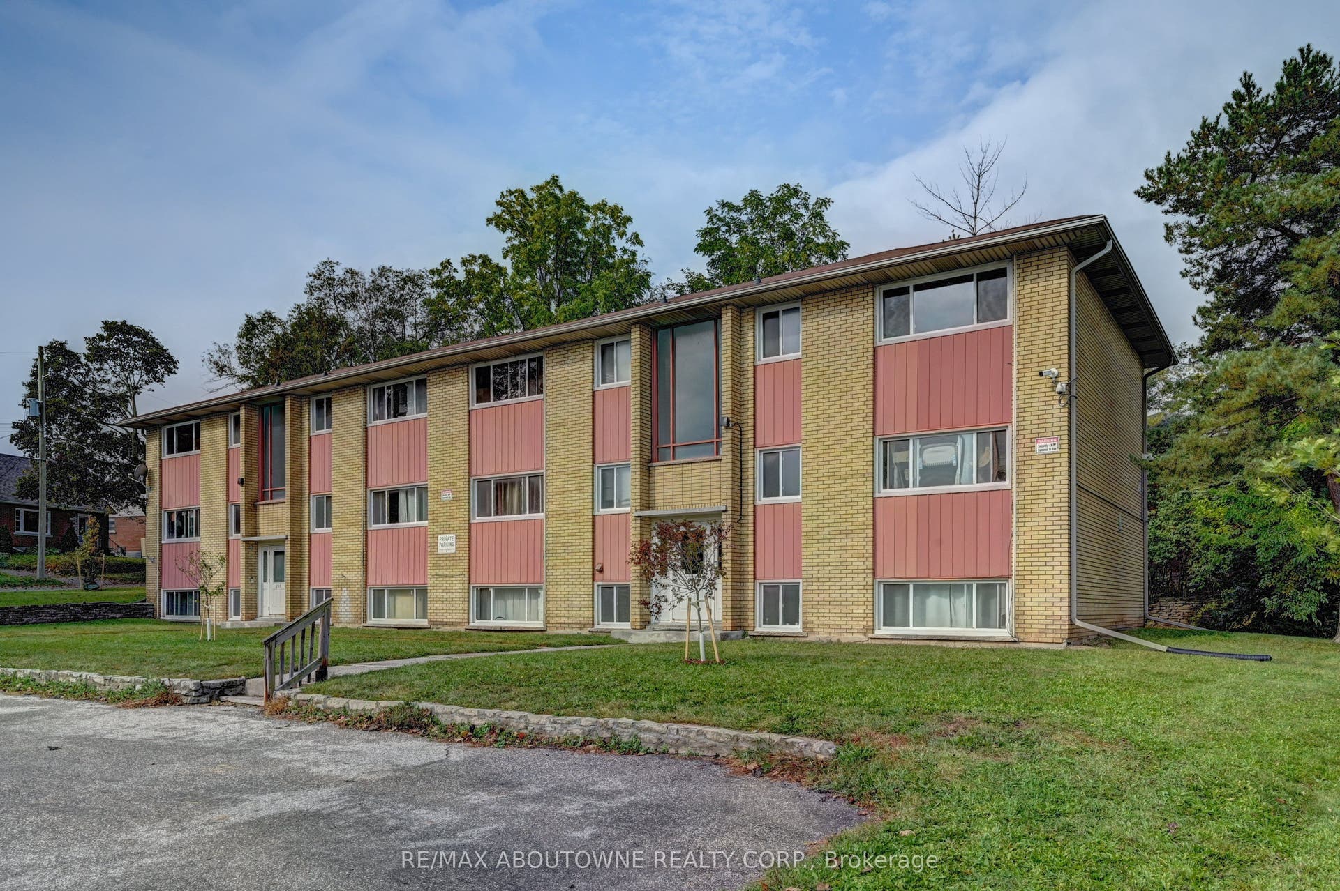 280 Sydney Street S, #A6, Kitchener, Waterloo ON N2G 3V9 280 Sydney Street S, #A6, Kitchener, Waterloo ON N2G 3V9