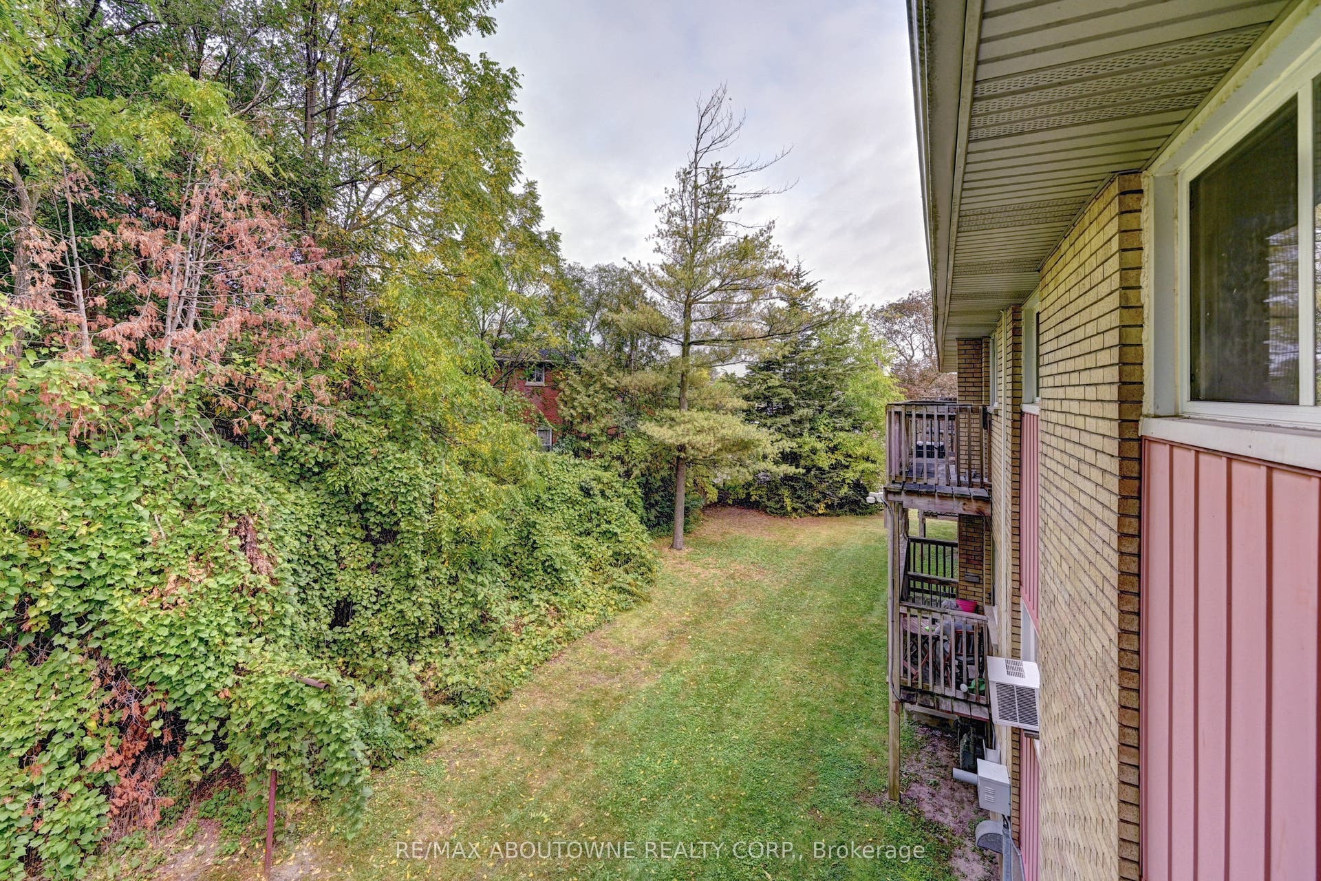 280 Sydney Street S, #A6, Kitchener, Waterloo ON N2G 3V9 280 Sydney Street S, #A6, Kitchener, Waterloo ON N2G 3V9