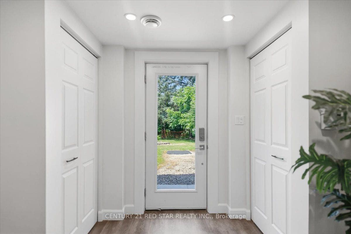 Walkout basement Apartment entrance