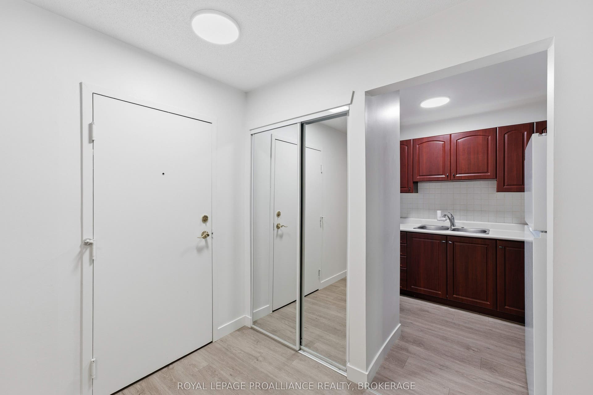 573 Armstrong Road, #217, Kingston, Frontenac ON K7M 8J8