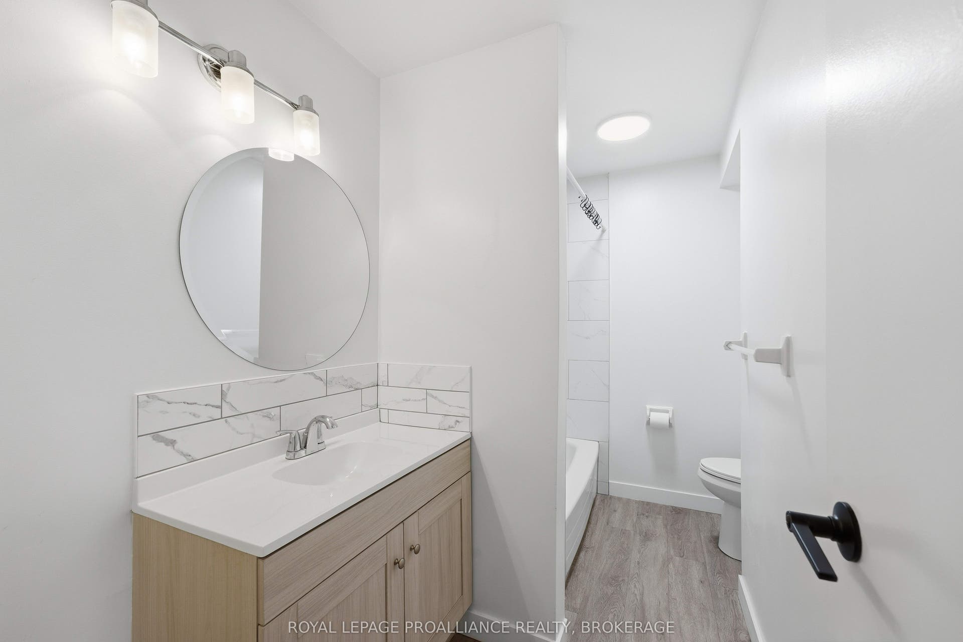 573 Armstrong Road, #217, Kingston, Frontenac ON K7M 8J8