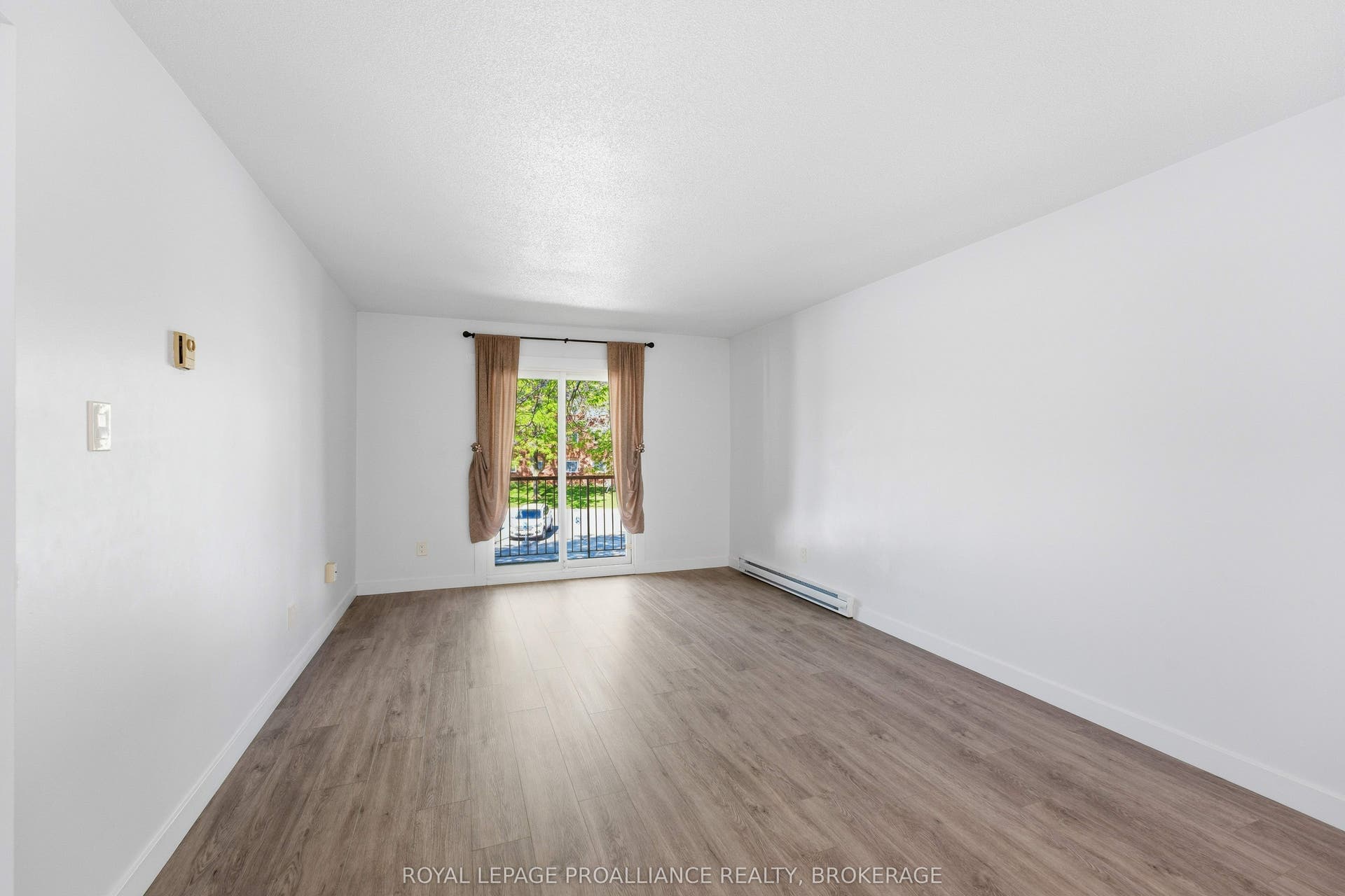 573 Armstrong Road, #217, Kingston, Frontenac ON K7M 8J8