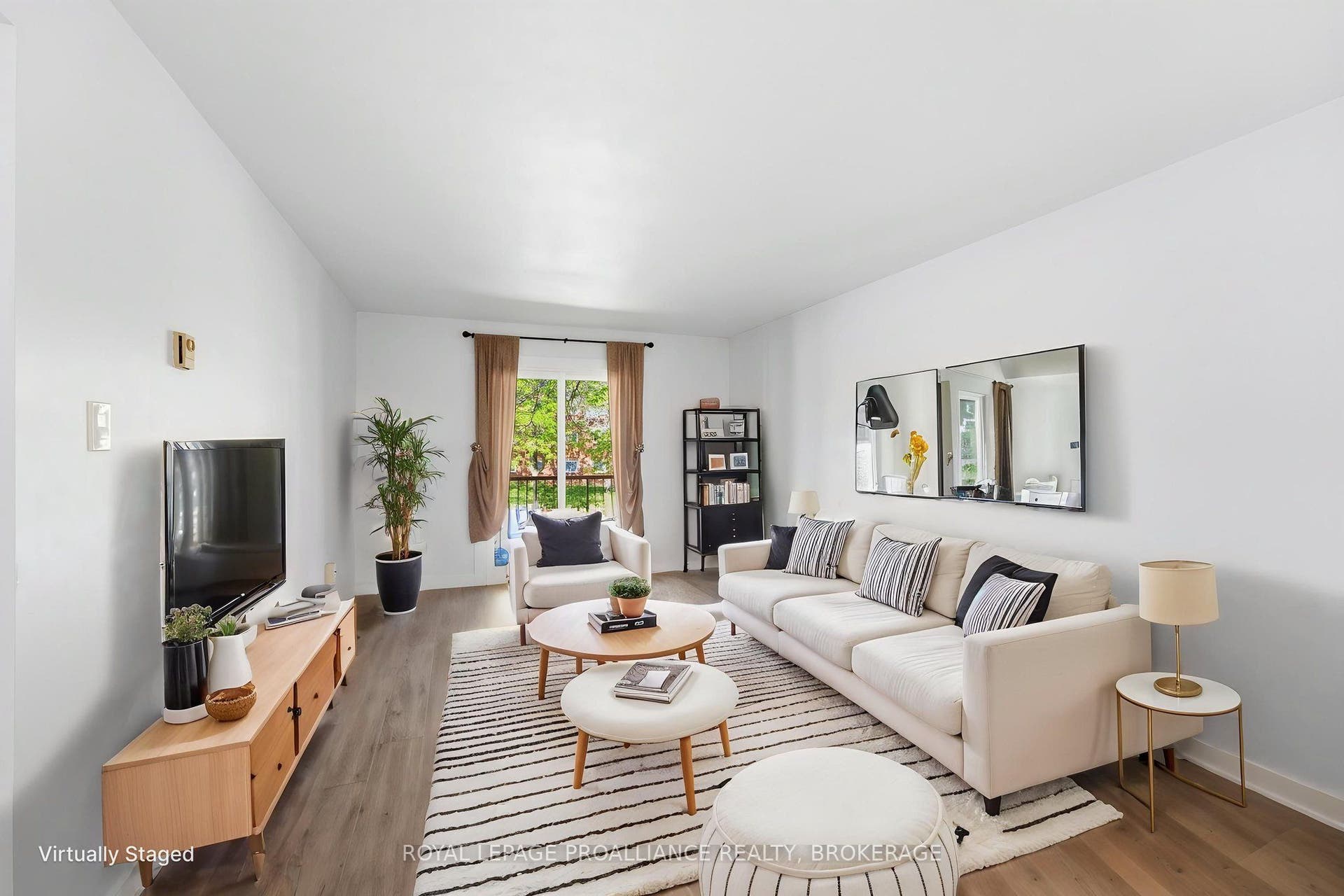 573 Armstrong Road, #217, Kingston, Frontenac ON K7M 8J8
