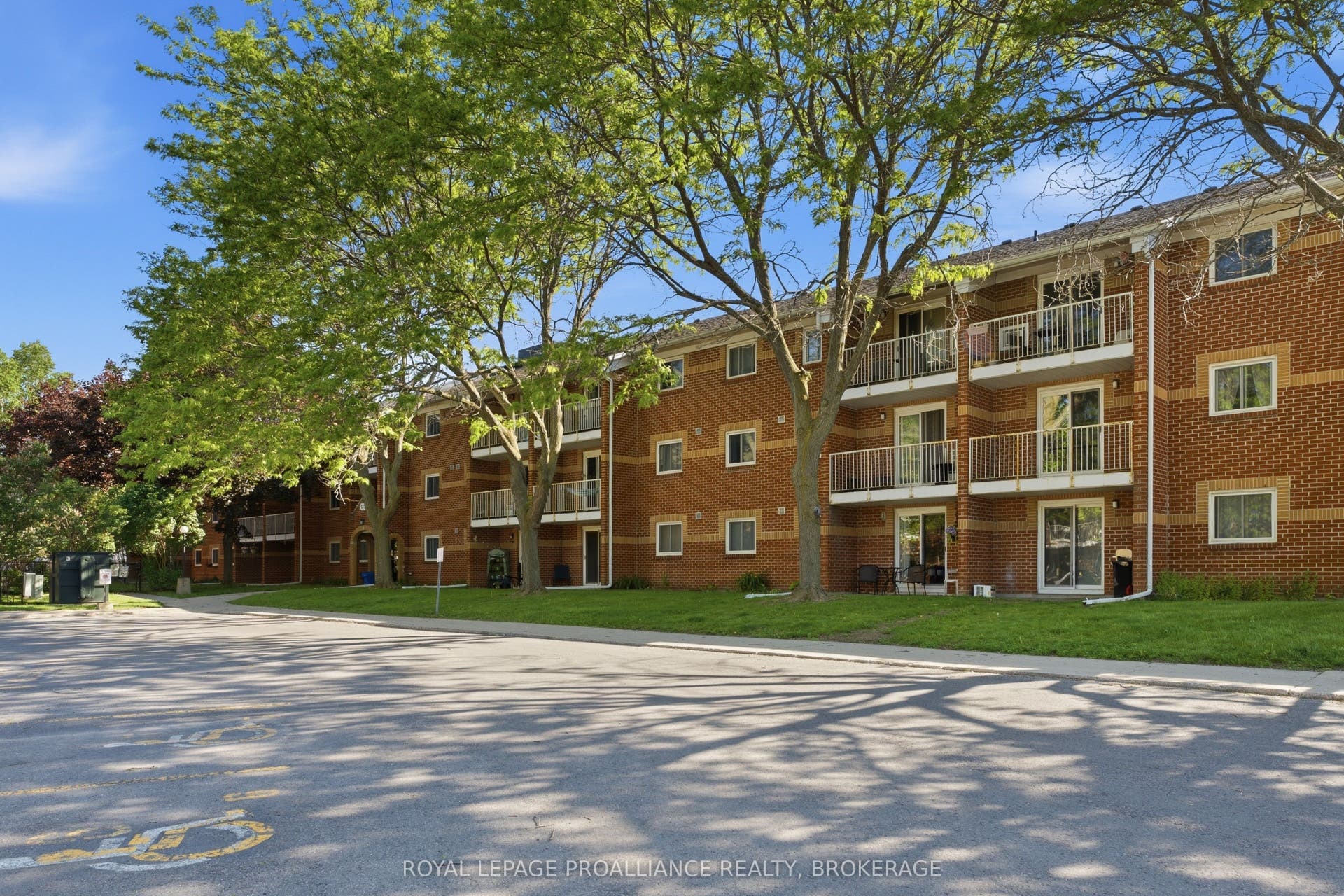 573 Armstrong Road, #217, Kingston, Frontenac ON K7M 8J8