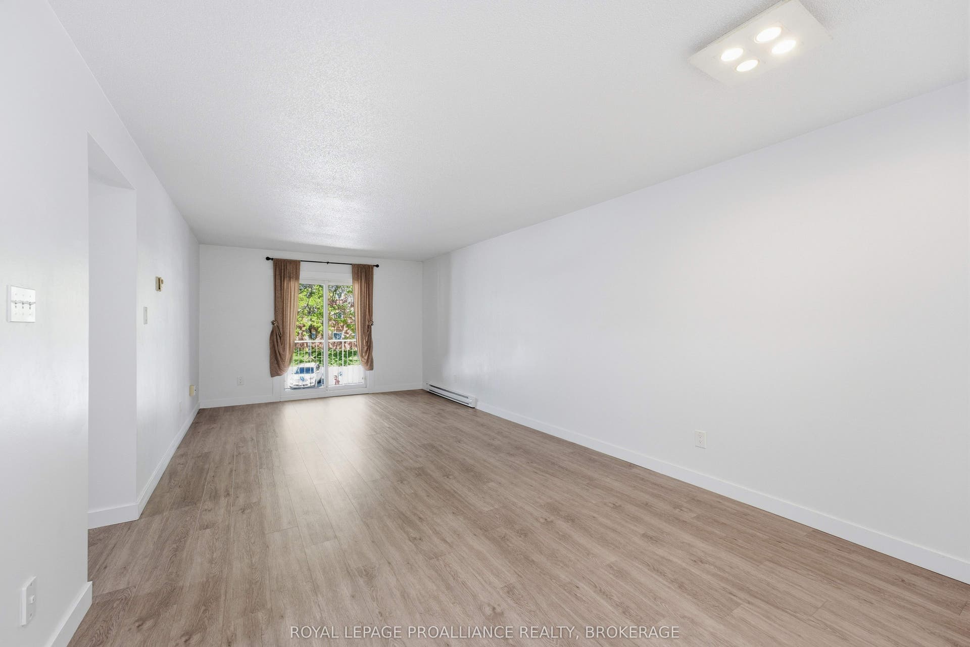 573 Armstrong Road, #217, Kingston, Frontenac ON K7M 8J8