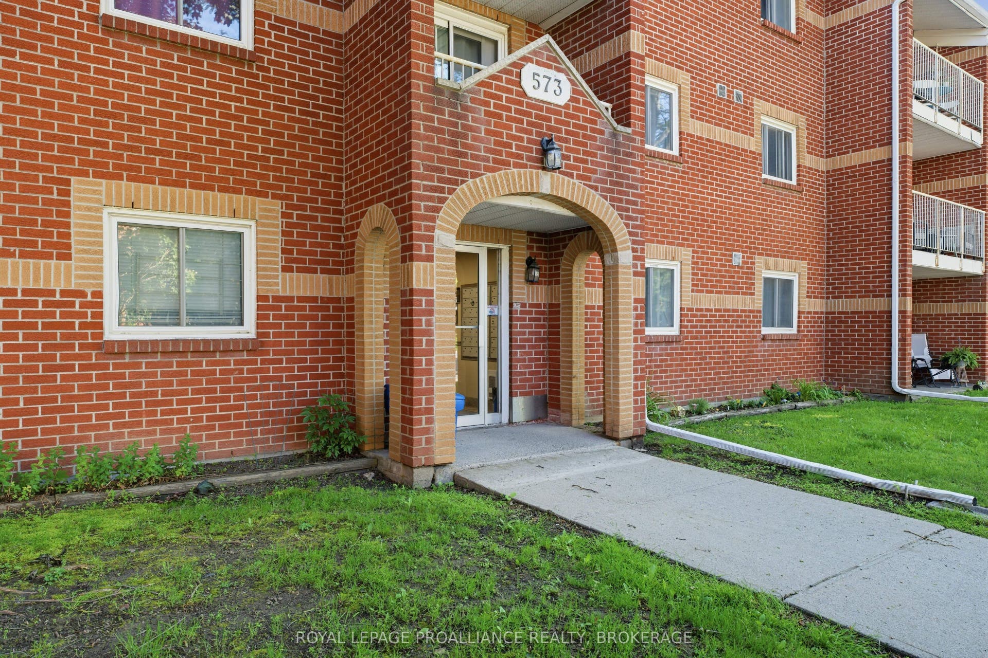 573 Armstrong Road, #217, Kingston, Frontenac ON K7M 8J8
