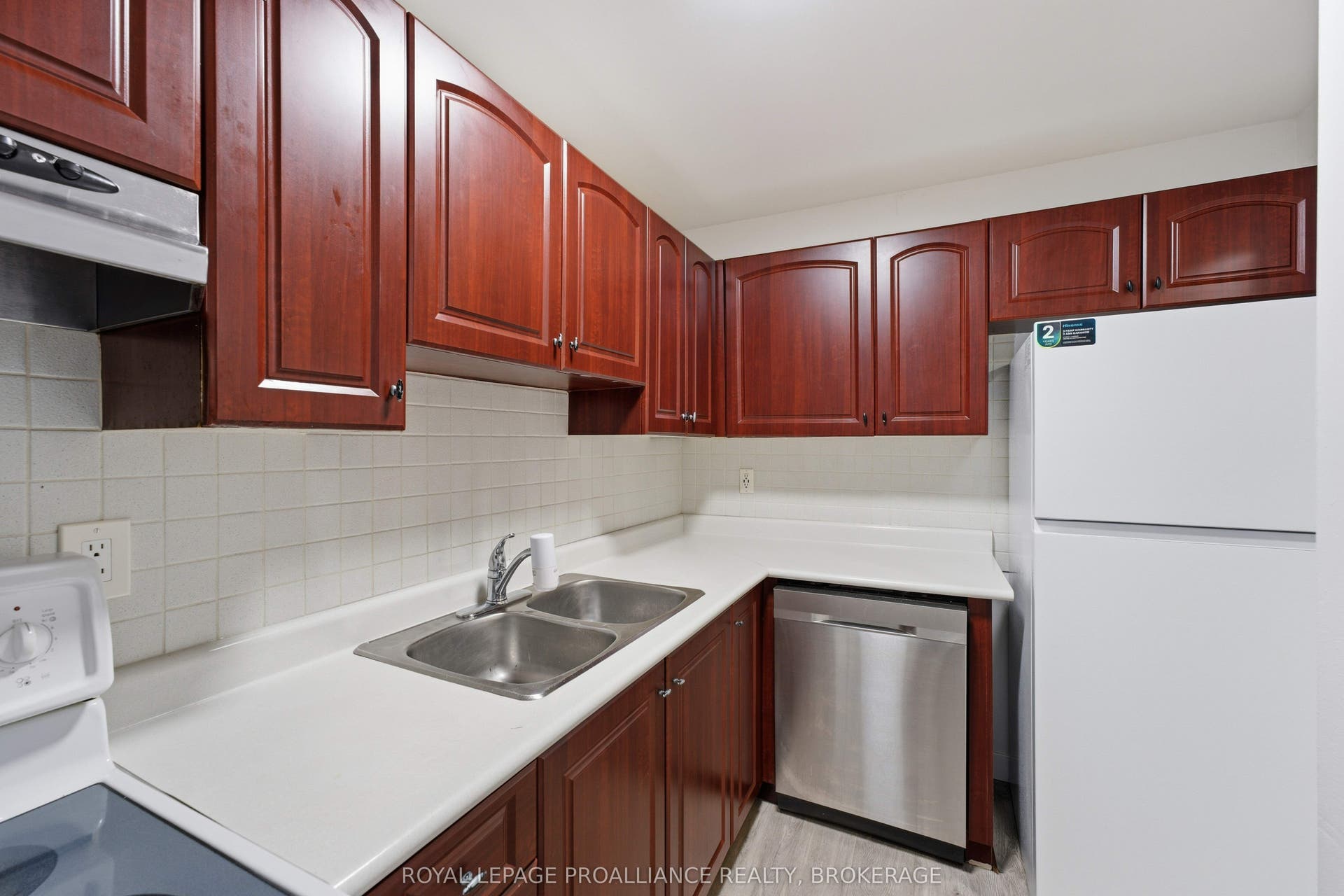 573 Armstrong Road, #217, Kingston, Frontenac ON K7M 8J8