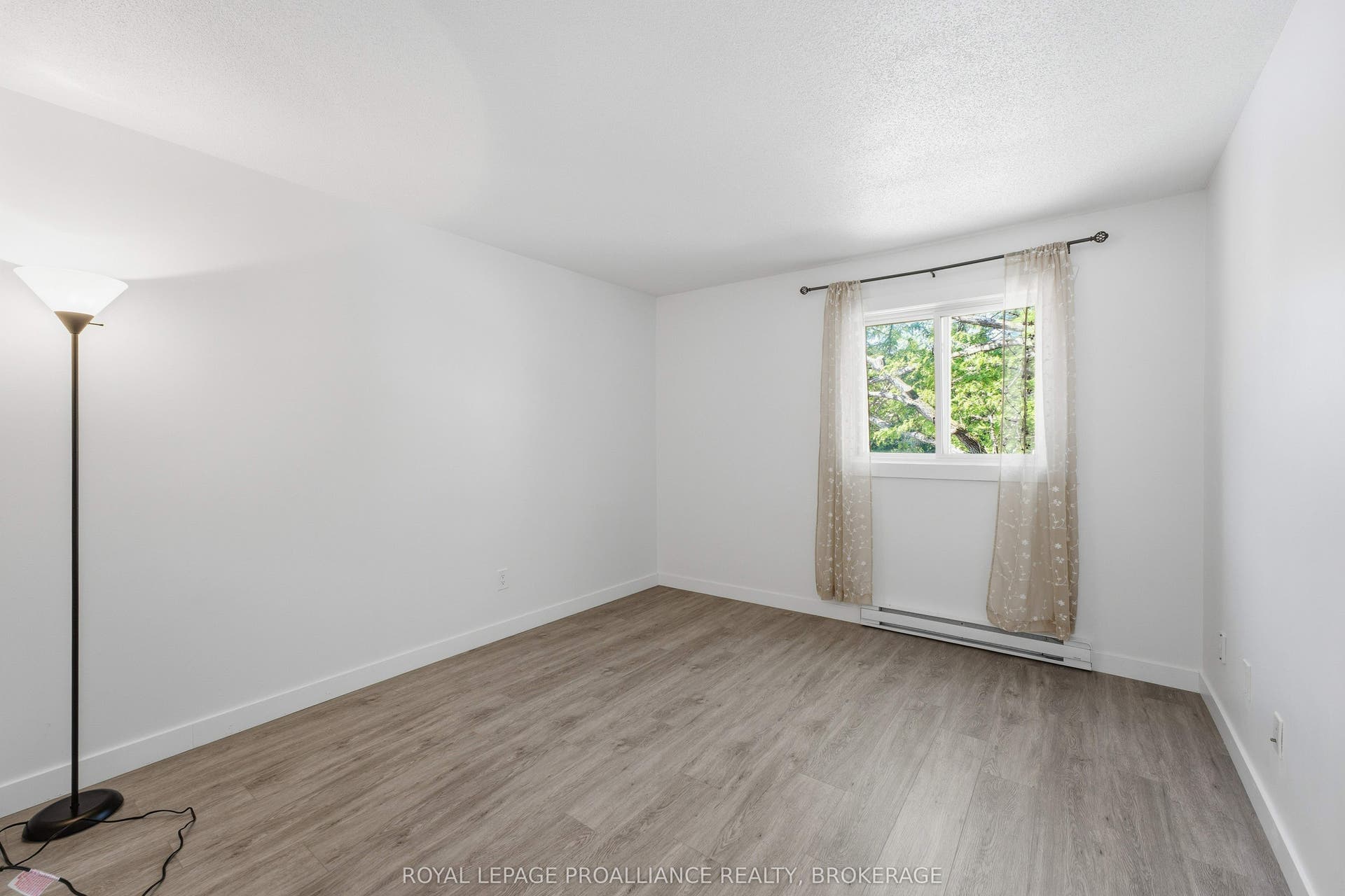 573 Armstrong Road, #217, Kingston, Frontenac ON K7M 8J8