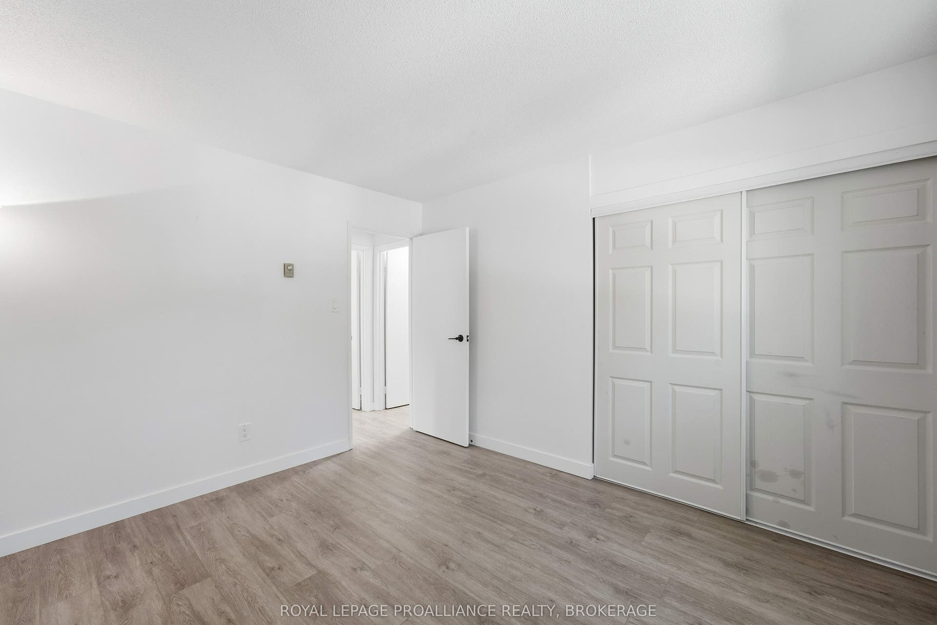 573 Armstrong Road, #217, Kingston, Frontenac ON K7M 8J8