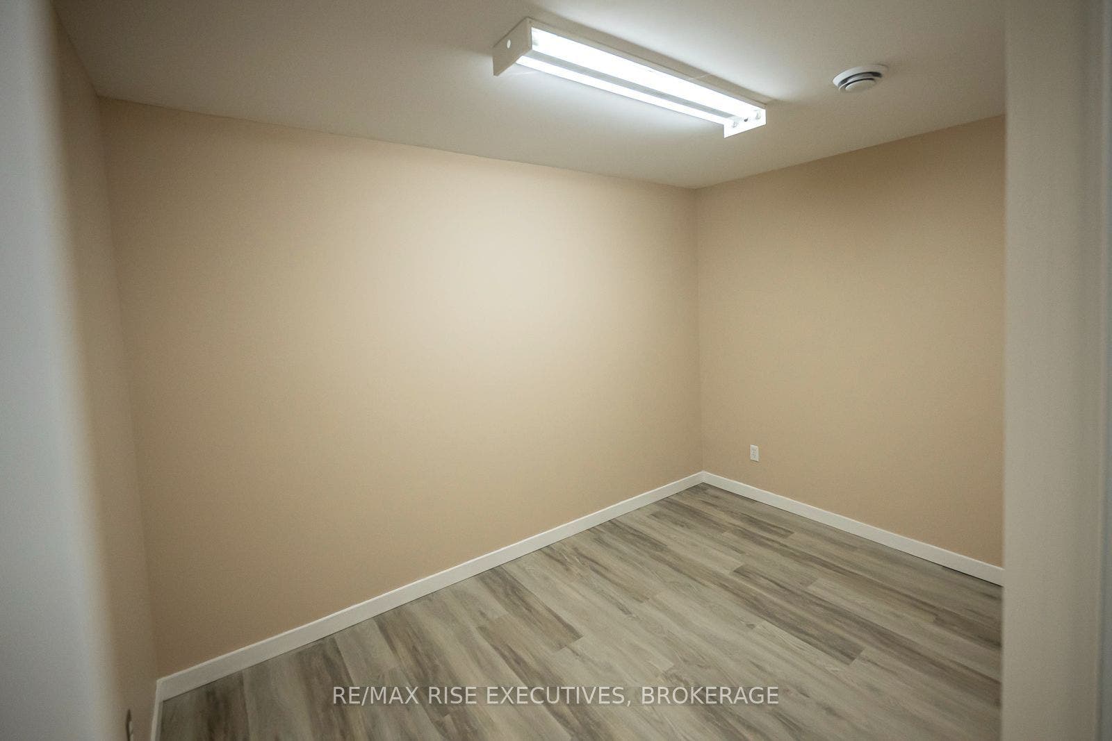 637 Norris Court, #8, Kingston, Frontenac ON K7P 2R9