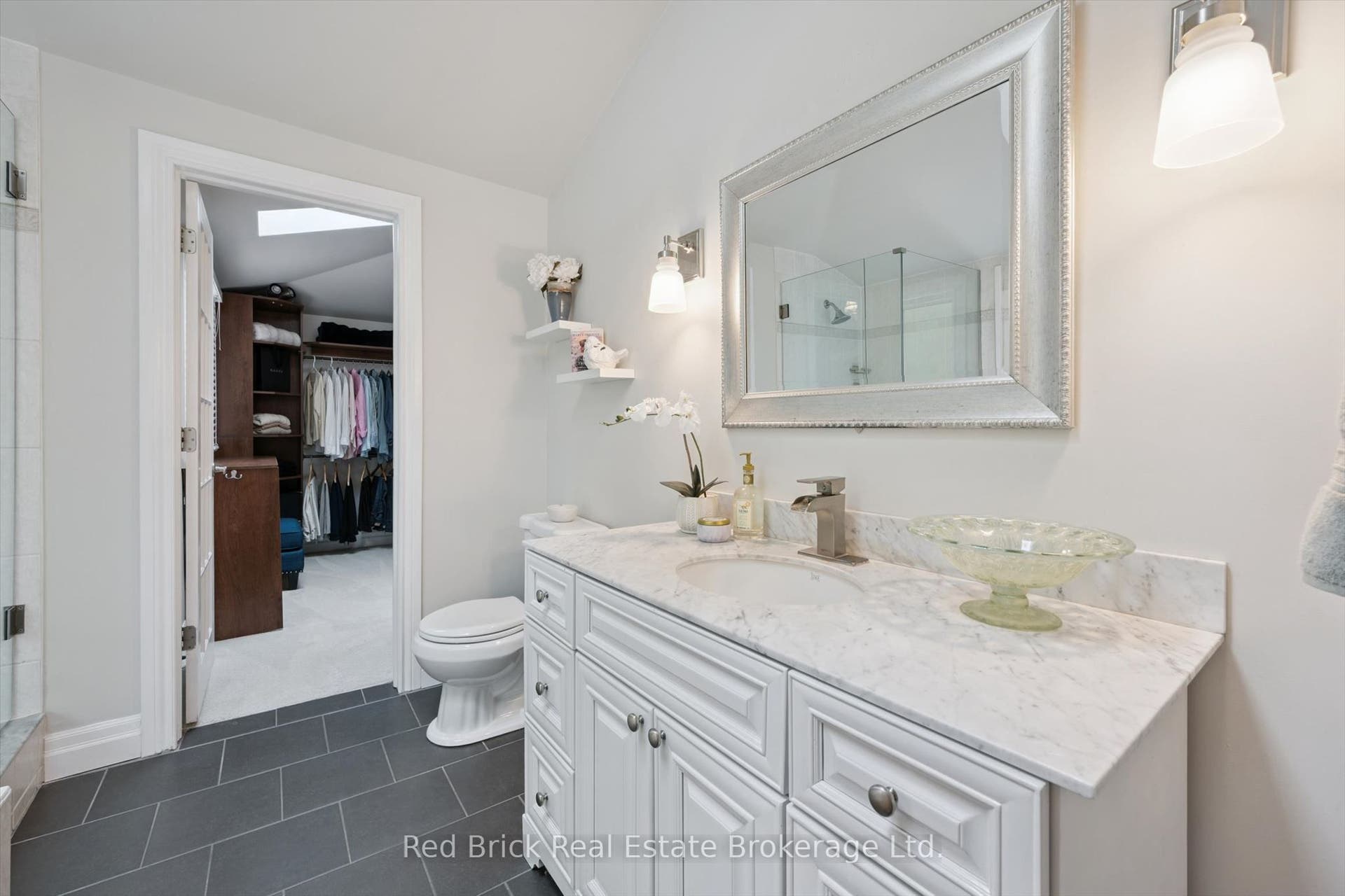 8 Sugarbush Place, Guelph, Wellington ON N1H 7Z3 8 Sugarbush Place, Guelph, Wellington ON N1H 7Z3