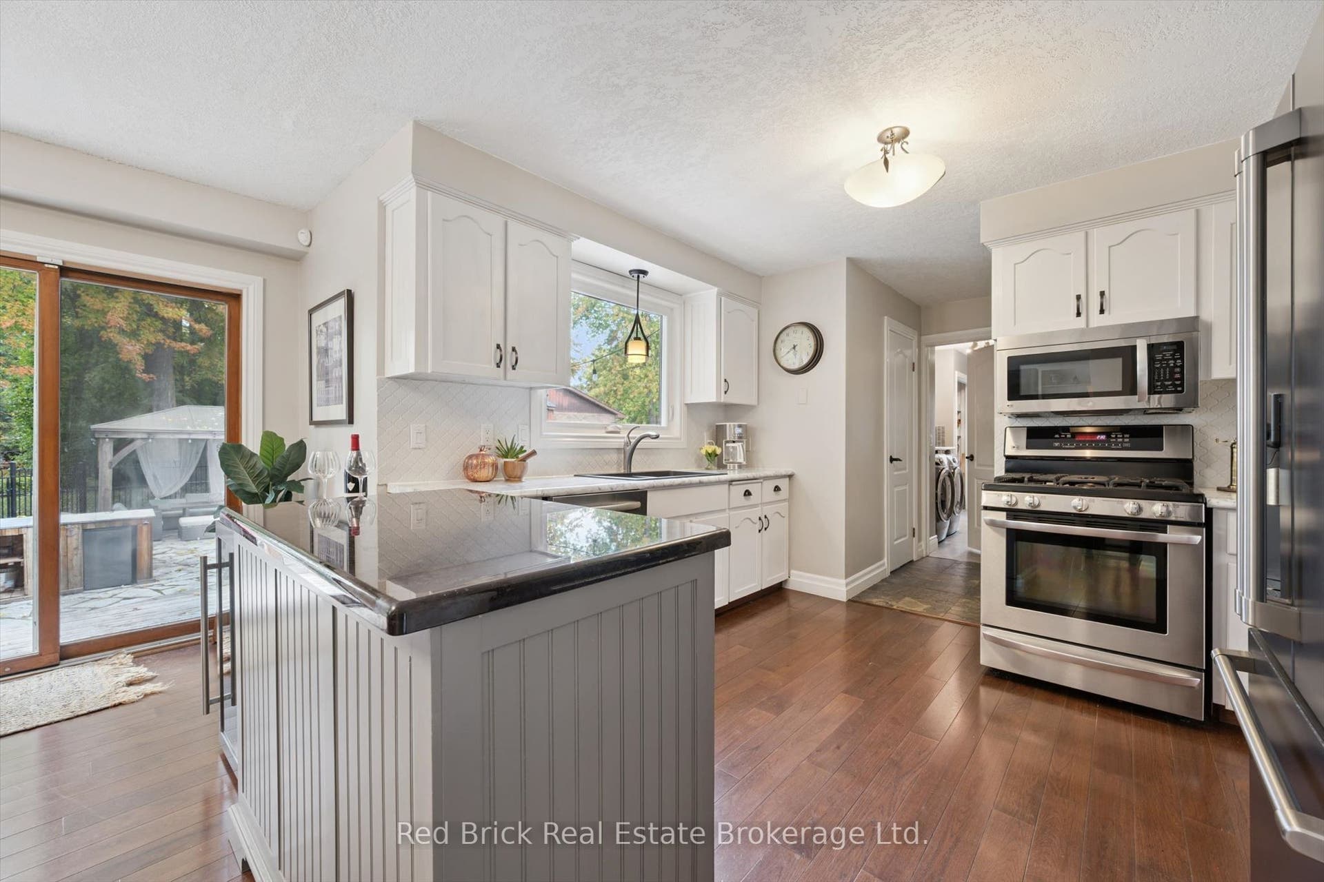 8 Sugarbush Place, Guelph, Wellington ON N1H 7Z3 8 Sugarbush Place, Guelph, Wellington ON N1H 7Z3