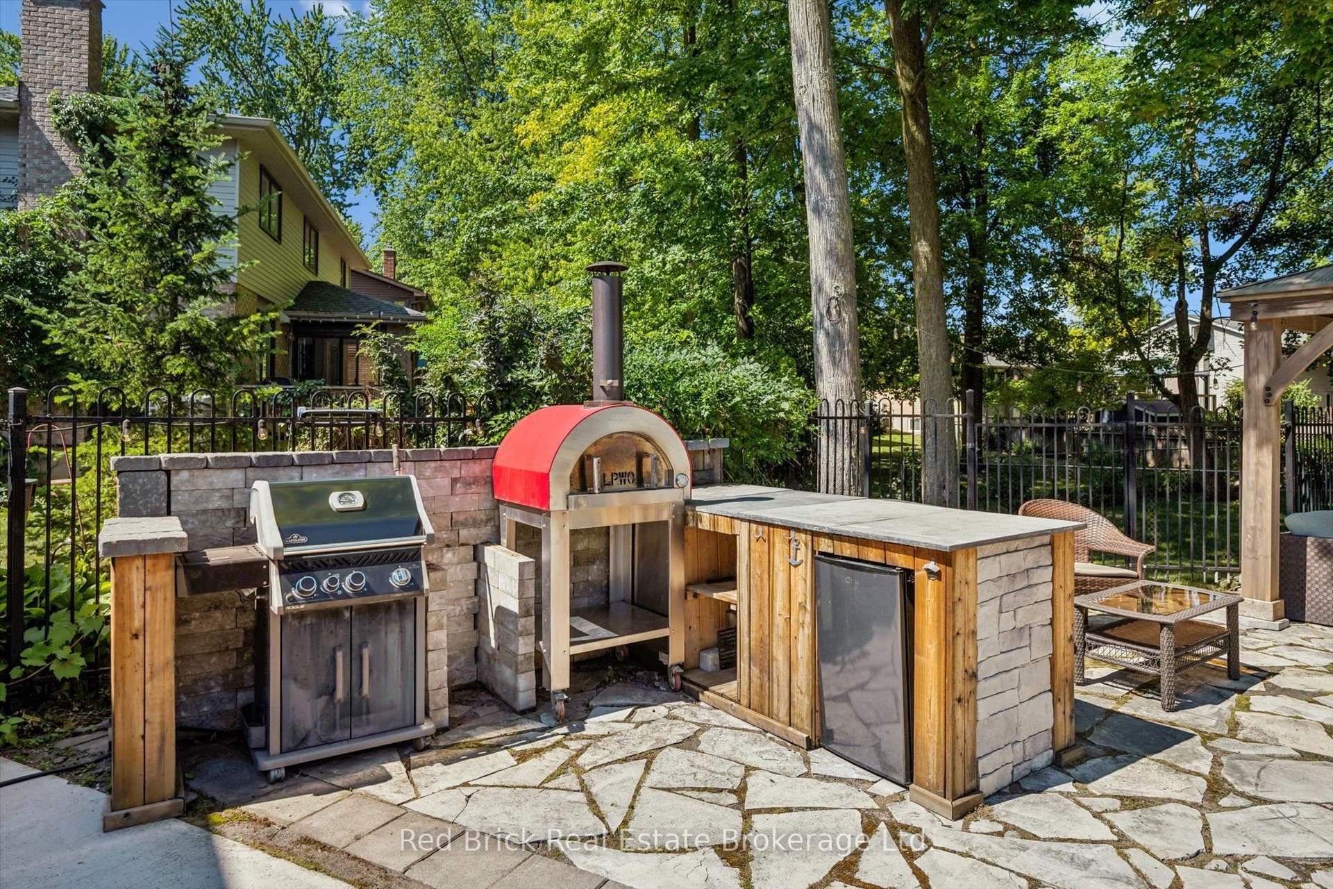 8 Sugarbush Place, Guelph, Wellington ON N1H 7Z3 8 Sugarbush Place, Guelph, Wellington ON N1H 7Z3