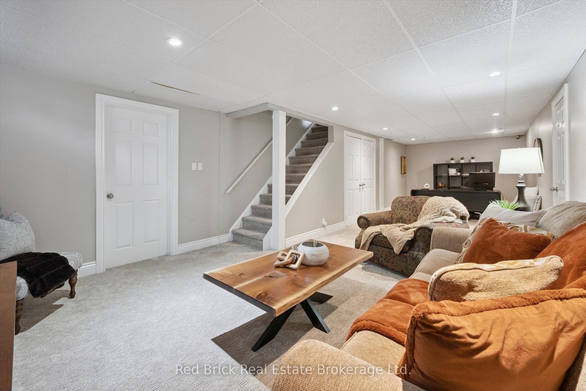 8 Sugarbush Place, Guelph, Wellington ON N1H 7Z3 8 Sugarbush Place, Guelph, Wellington ON N1H 7Z3