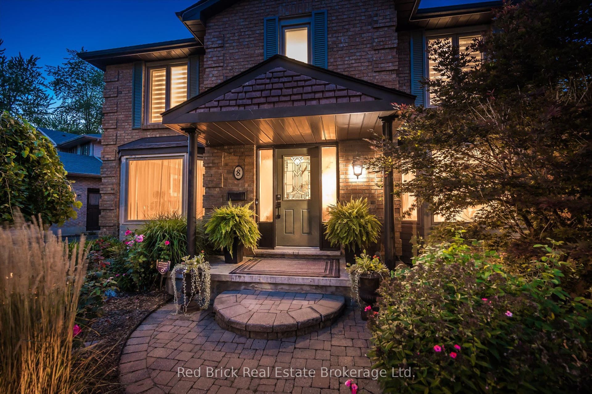 8 Sugarbush Place, Guelph, Wellington ON N1H 7Z3 8 Sugarbush Place, Guelph, Wellington ON N1H 7Z3