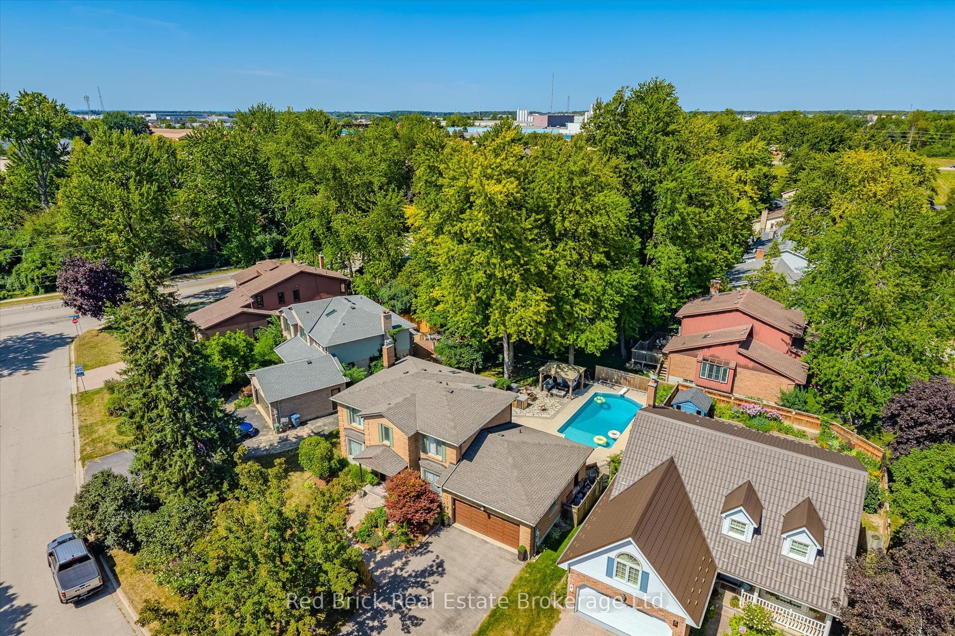 8 Sugarbush Place, Guelph, Wellington ON N1H 7Z3 8 Sugarbush Place, Guelph, Wellington ON N1H 7Z3