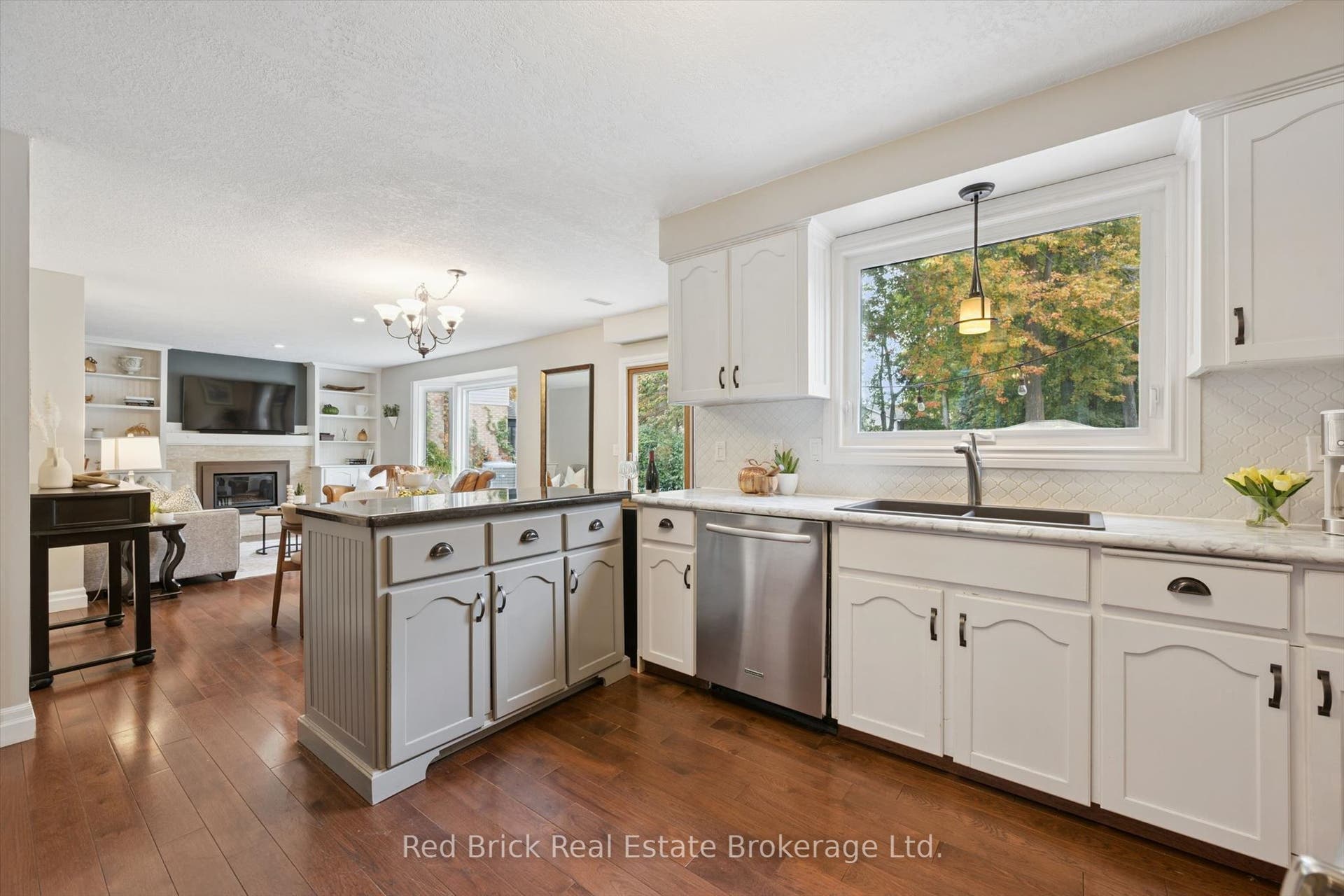 8 Sugarbush Place, Guelph, Wellington ON N1H 7Z3 8 Sugarbush Place, Guelph, Wellington ON N1H 7Z3