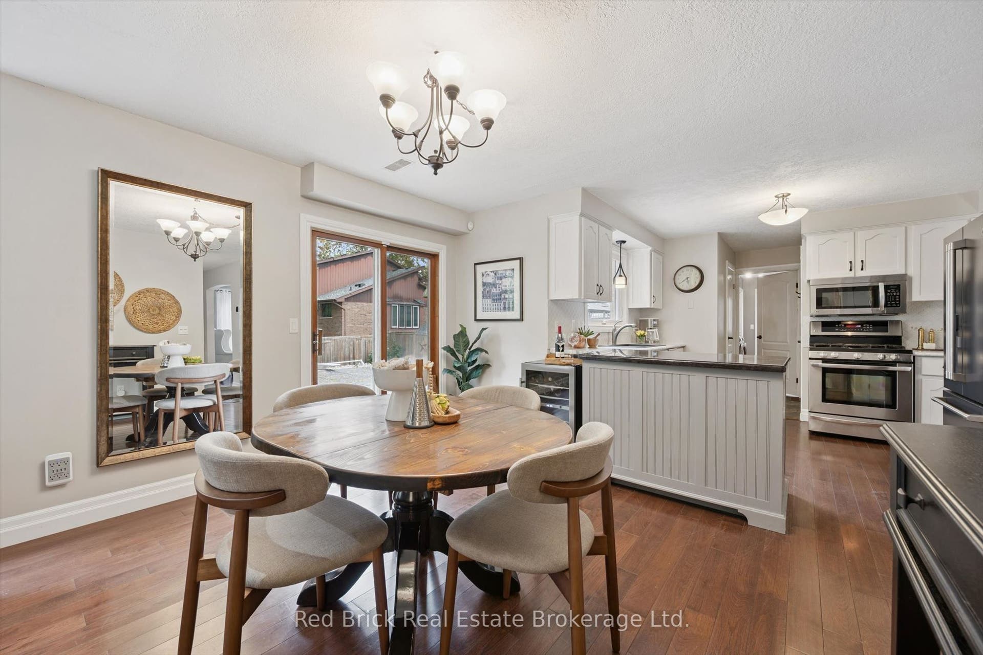 8 Sugarbush Place, Guelph, Wellington ON N1H 7Z3 8 Sugarbush Place, Guelph, Wellington ON N1H 7Z3