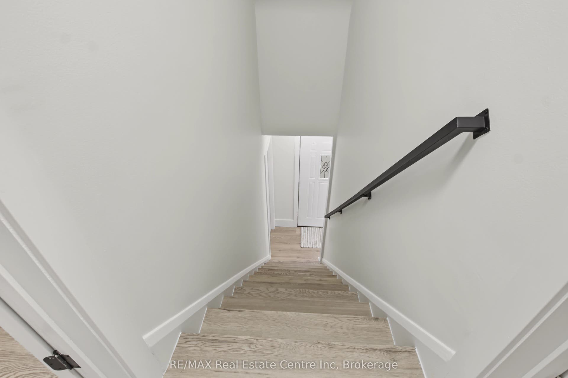 223 Margaret Avenue, Kitchener, Waterloo ON N2H 4J1 223 Margaret Avenue, Kitchener, Waterloo ON N2H 4J1
