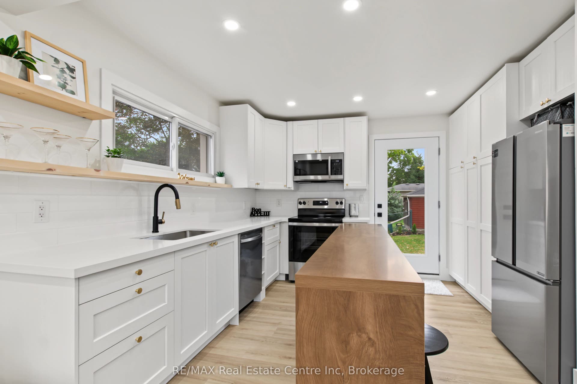 223 Margaret Avenue, Kitchener, Waterloo ON N2H 4J1 223 Margaret Avenue, Kitchener, Waterloo ON N2H 4J1