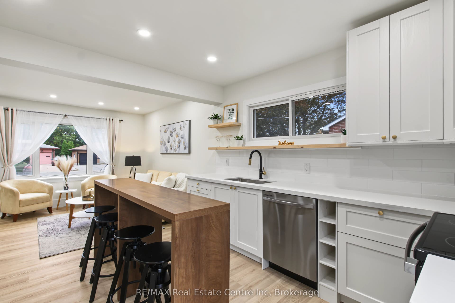 223 Margaret Avenue, Kitchener, Waterloo ON N2H 4J1 223 Margaret Avenue, Kitchener, Waterloo ON N2H 4J1