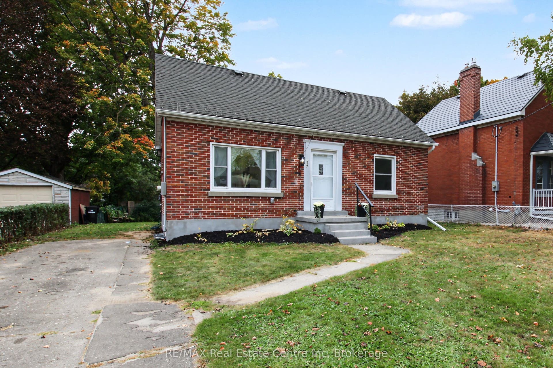 223 Margaret Avenue, Kitchener, Waterloo ON N2H 4J1 223 Margaret Avenue, Kitchener, Waterloo ON N2H 4J1