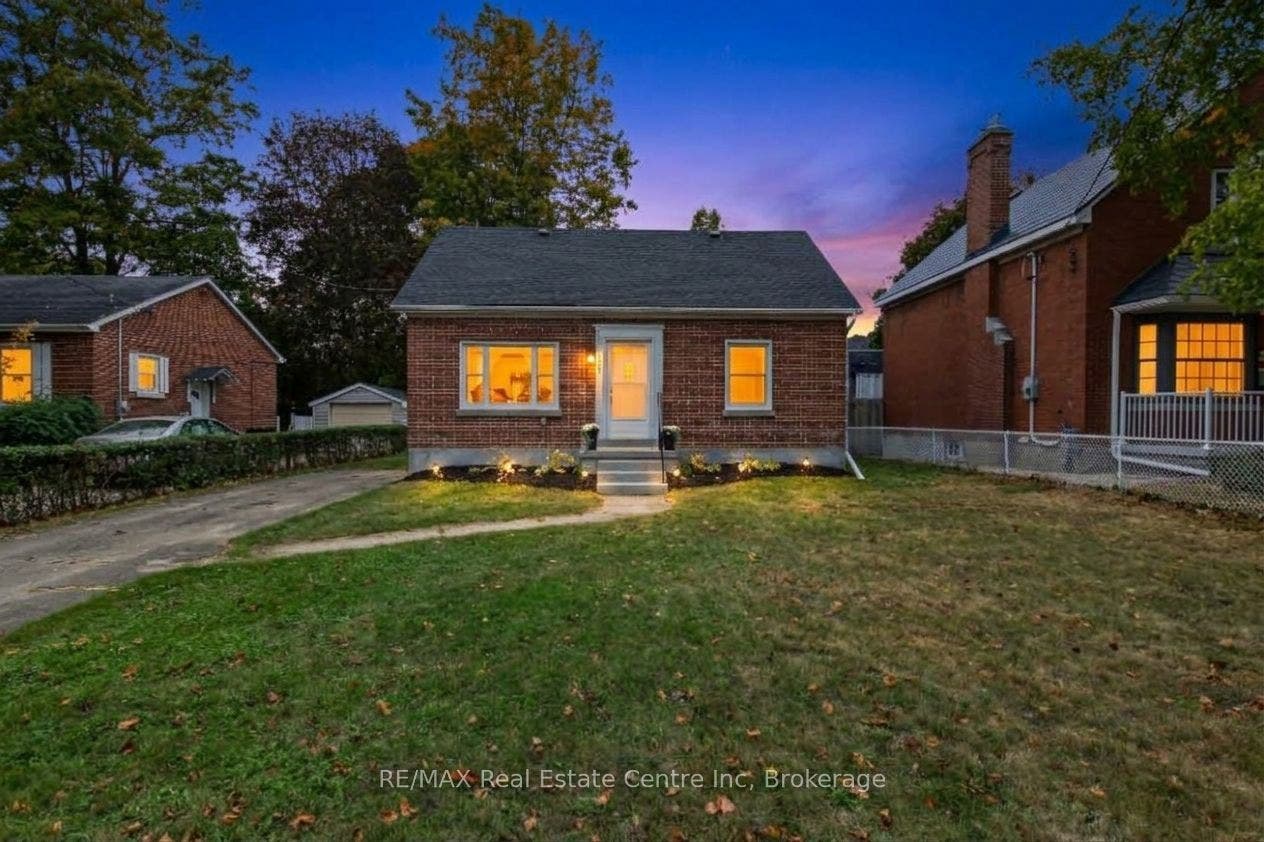223 Margaret Avenue, Kitchener, Waterloo ON N2H 4J1 223 Margaret Avenue, Kitchener, Waterloo ON N2H 4J1