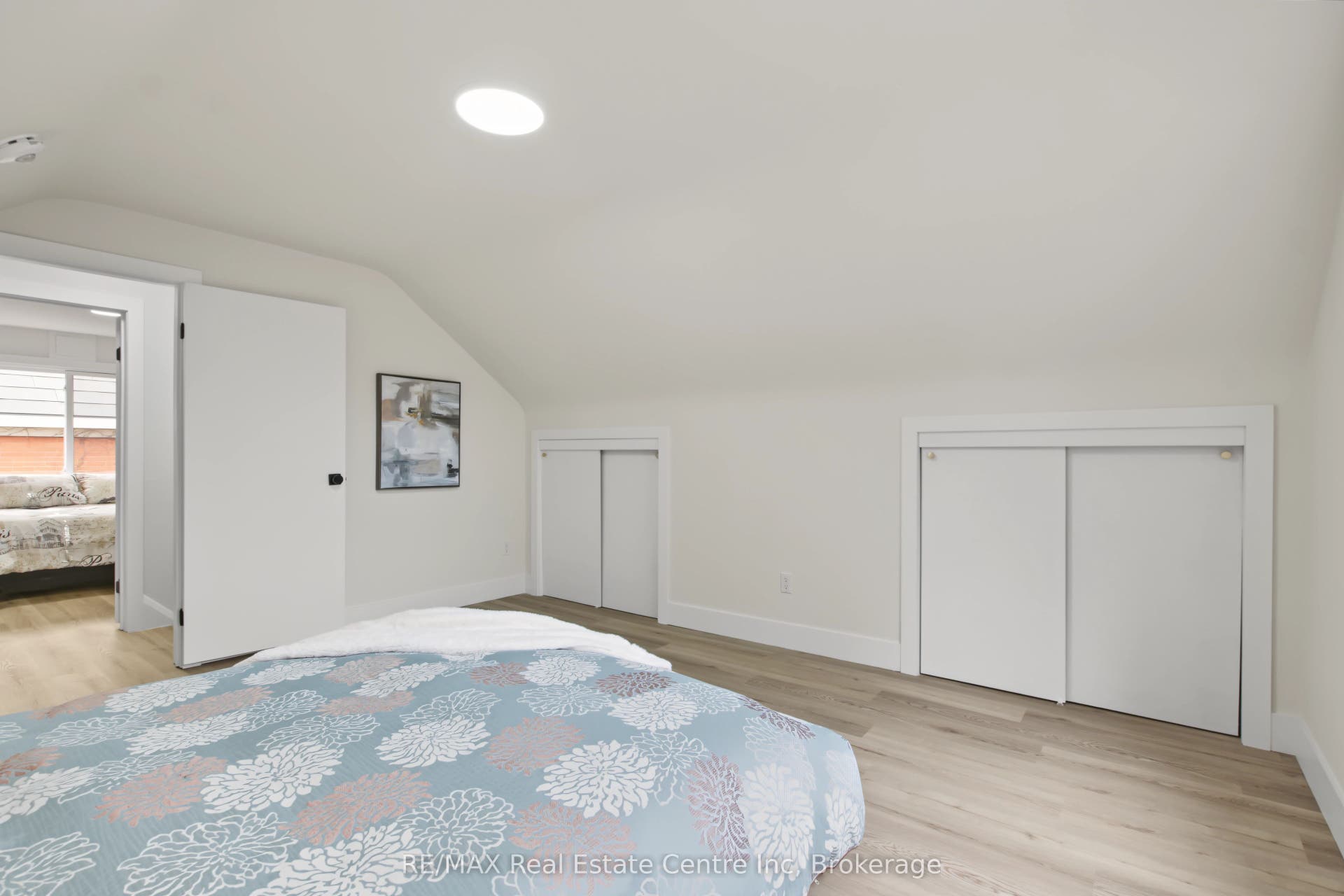 223 Margaret Avenue, Kitchener, Waterloo ON N2H 4J1 223 Margaret Avenue, Kitchener, Waterloo ON N2H 4J1