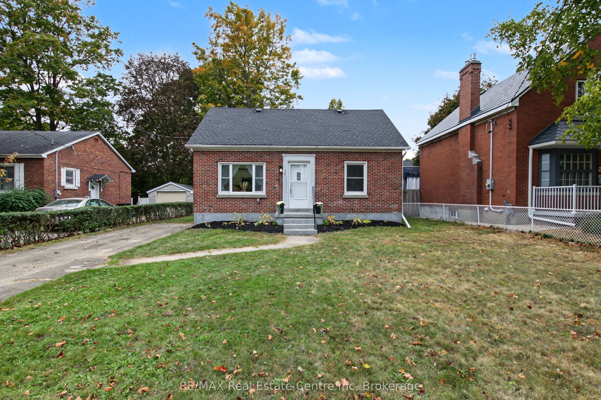 223 Margaret Avenue, Kitchener, Waterloo ON N2H 4J1 223 Margaret Avenue, Kitchener, Waterloo ON N2H 4J1