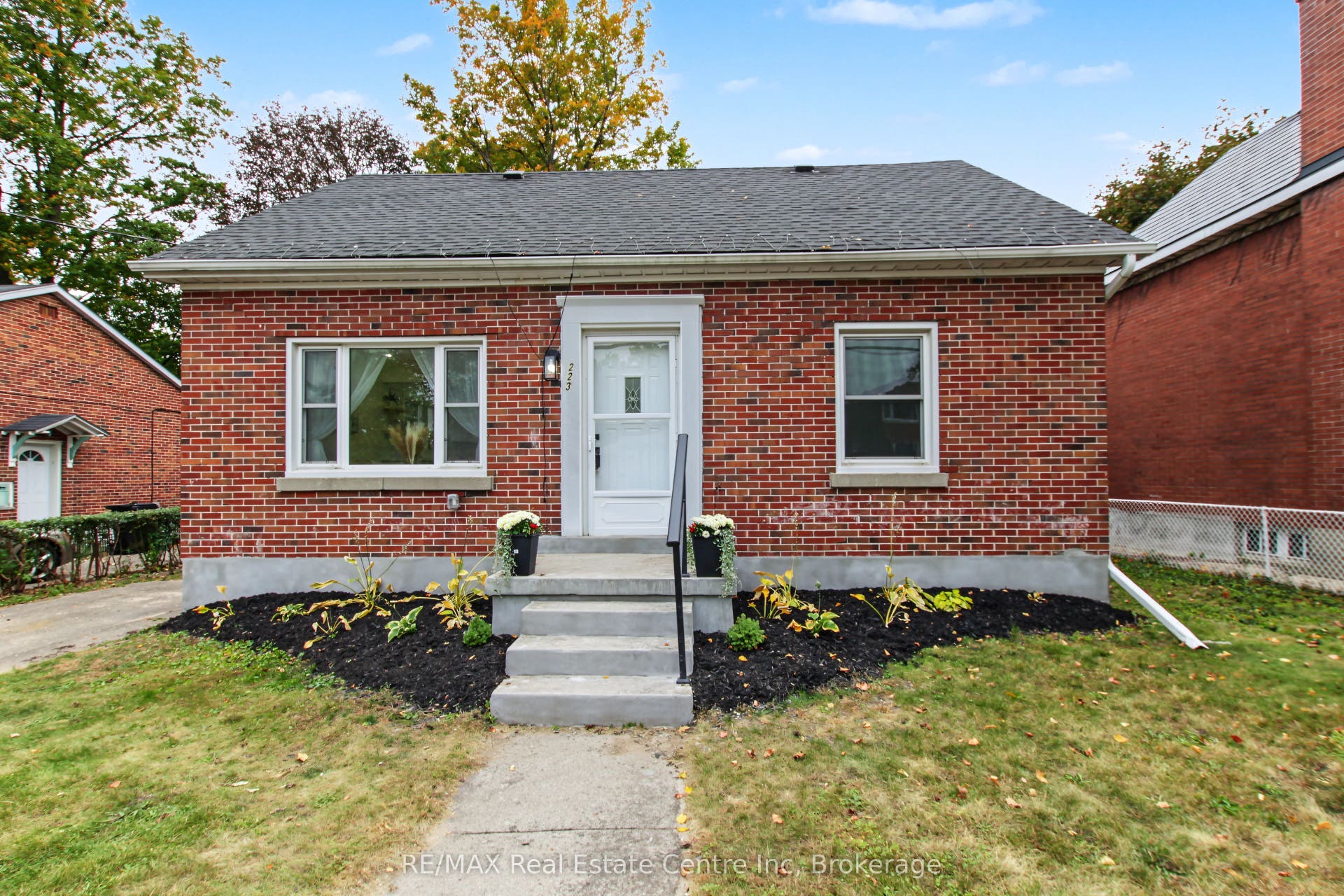 223 Margaret Avenue, Kitchener, Waterloo ON N2H 4J1 223 Margaret Avenue, Kitchener, Waterloo ON N2H 4J1