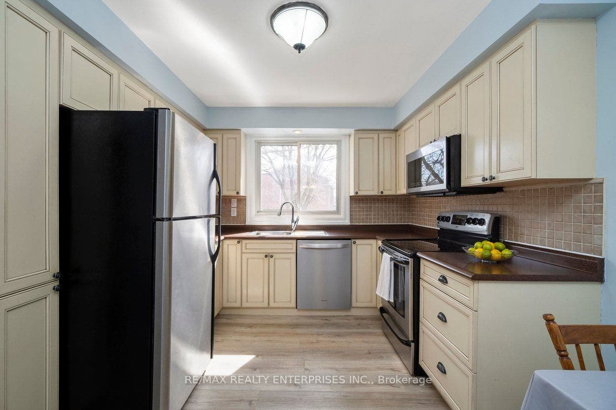 121 Morgan Avenue, #7, Kitchener, Waterloo ON N2A 2M4 121 Morgan Avenue, #7, Kitchener, Waterloo ON N2A 2M4