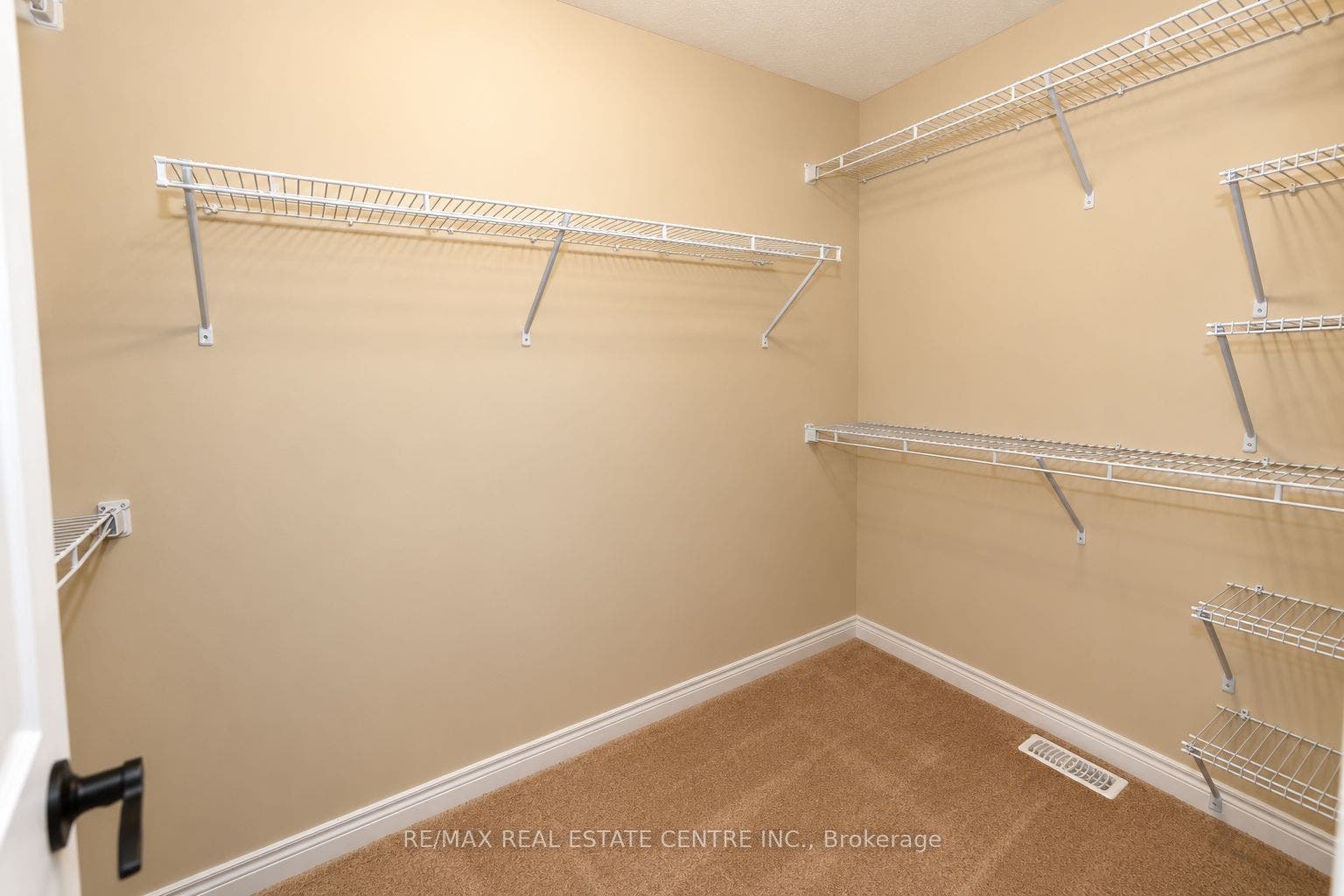 4 Drone Crescent, Guelph, Wellington ON N1K 0C1 4 Drone Crescent, Guelph, Wellington ON N1K 0C1