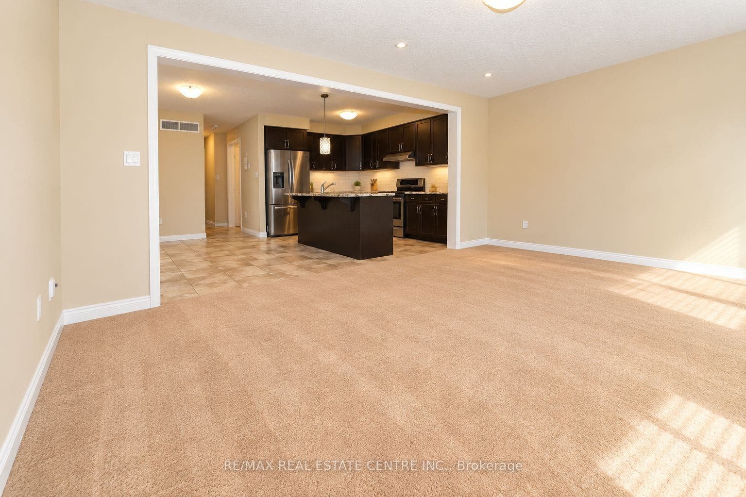 4 Drone Crescent, Guelph, Wellington ON N1K 0C1 4 Drone Crescent, Guelph, Wellington ON N1K 0C1