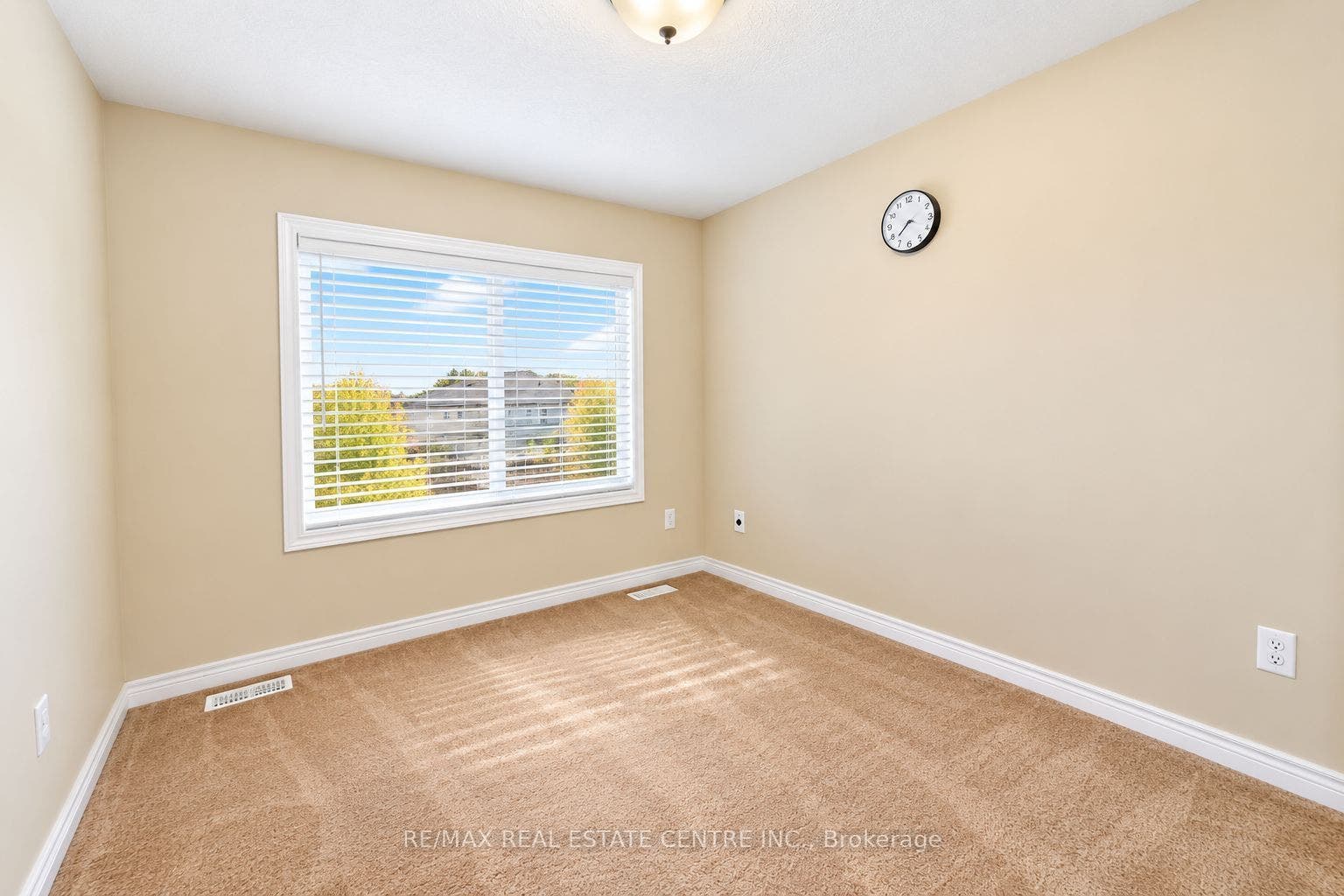 4 Drone Crescent, Guelph, Wellington ON N1K 0C1 4 Drone Crescent, Guelph, Wellington ON N1K 0C1