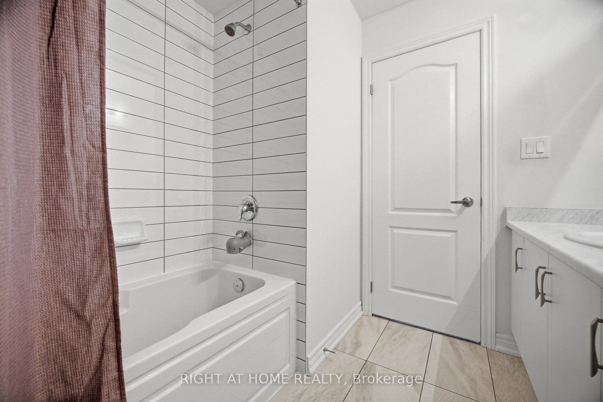 166 Deerpath Drive, #79, Guelph, Guelph, Wellington ON N1K 0E2 166 Deerpath Drive, #79, Guelph, Guelph, Wellington ON N1K 0E2