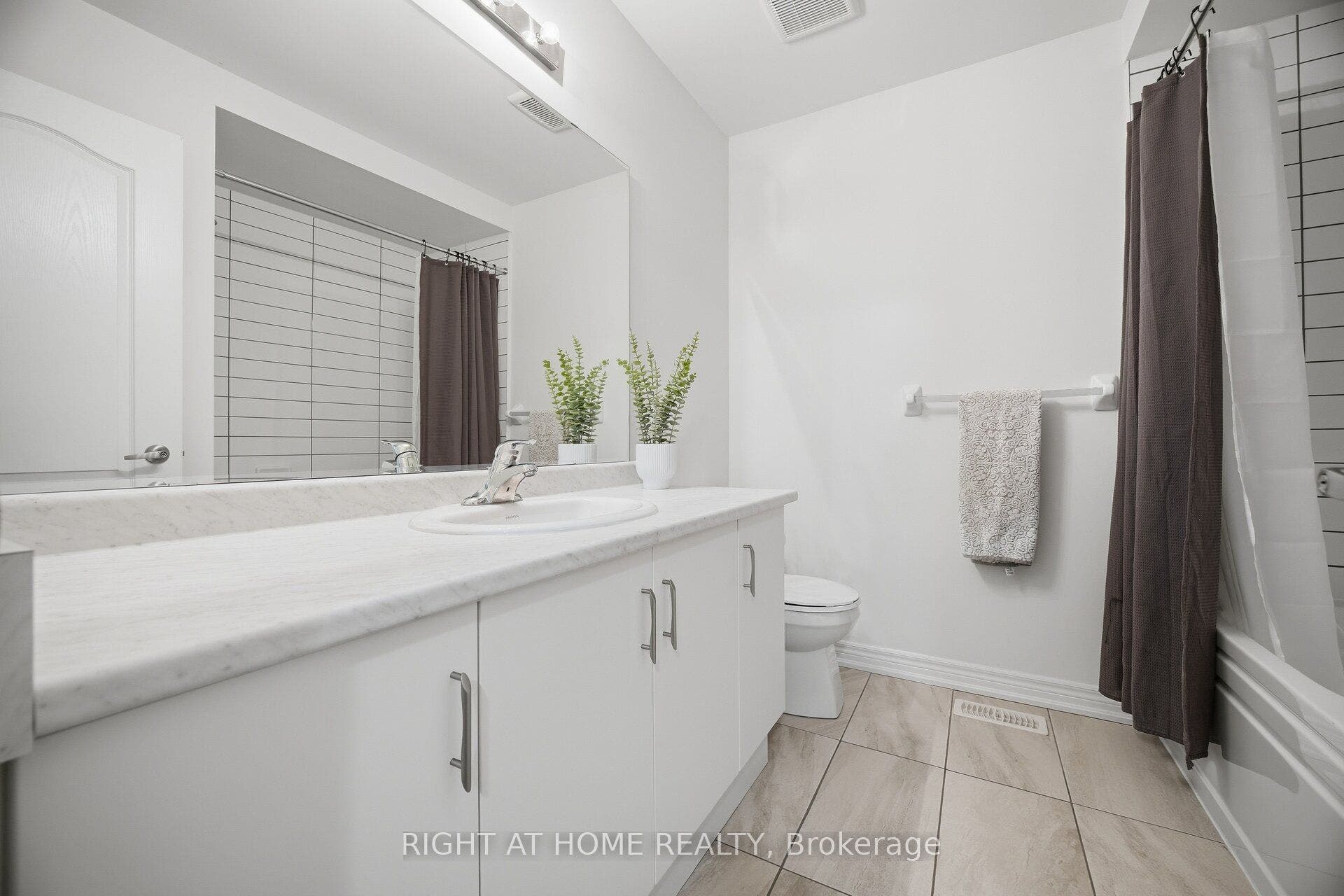 166 Deerpath Drive, #79, Guelph, Guelph, Wellington ON N1K 0E2 166 Deerpath Drive, #79, Guelph, Guelph, Wellington ON N1K 0E2