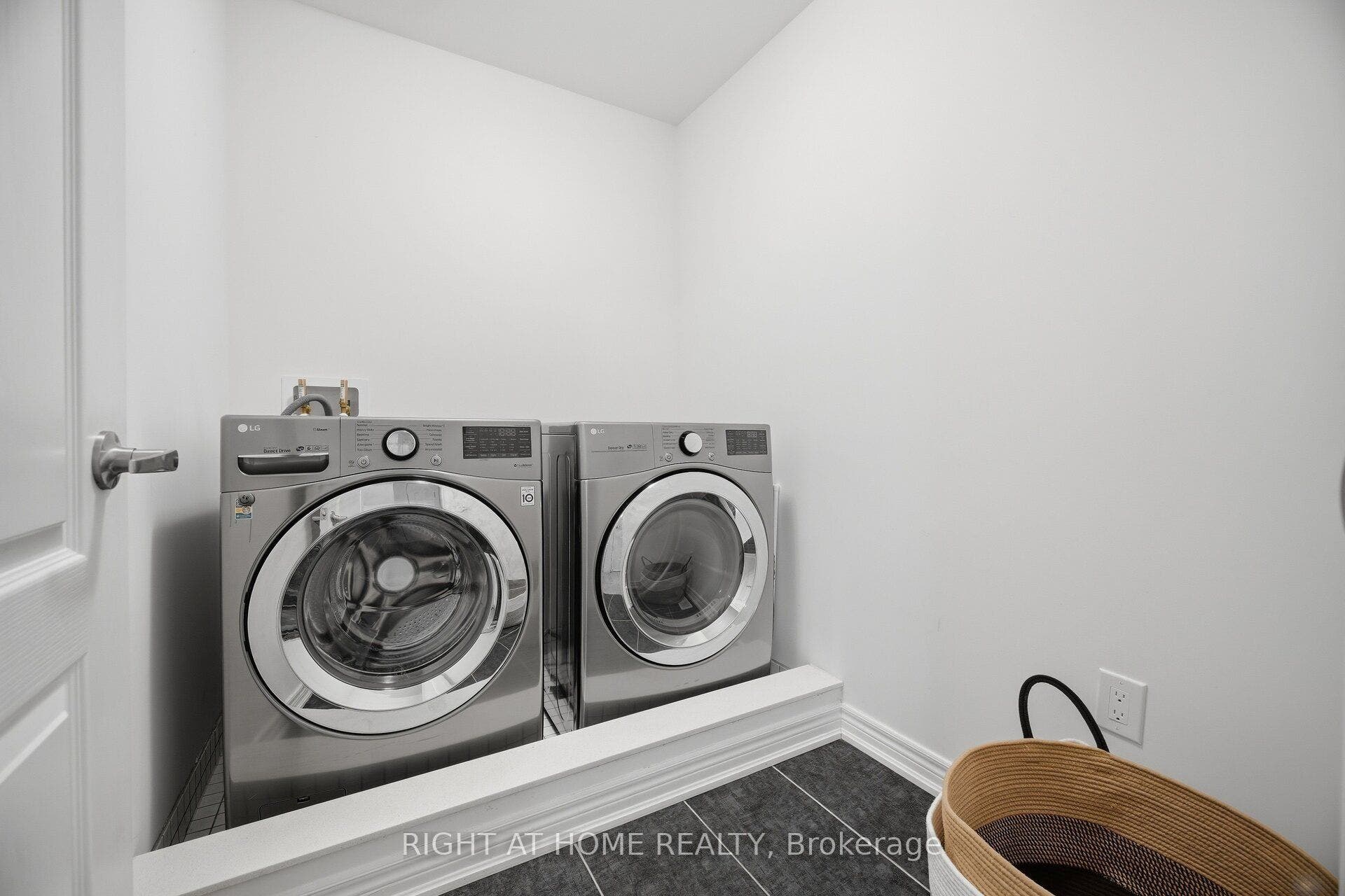 166 Deerpath Drive, #79, Guelph, Guelph, Wellington ON N1K 0E2 166 Deerpath Drive, #79, Guelph, Guelph, Wellington ON N1K 0E2