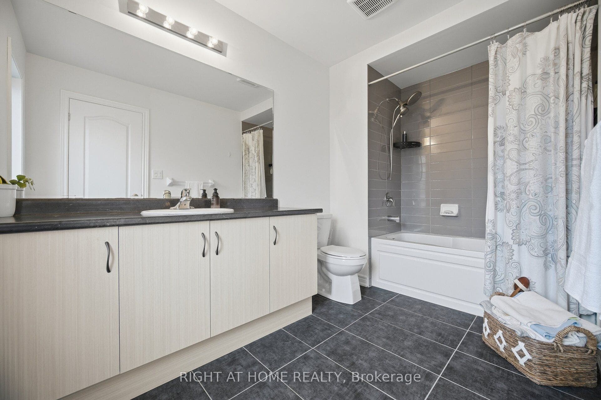 166 Deerpath Drive, #79, Guelph, Guelph, Wellington ON N1K 0E2 166 Deerpath Drive, #79, Guelph, Guelph, Wellington ON N1K 0E2