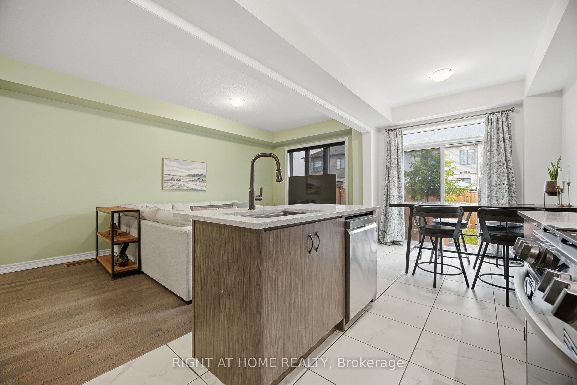 166 Deerpath Drive, #79, Guelph, Guelph, Wellington ON N1K 0E2 166 Deerpath Drive, #79, Guelph, Guelph, Wellington ON N1K 0E2