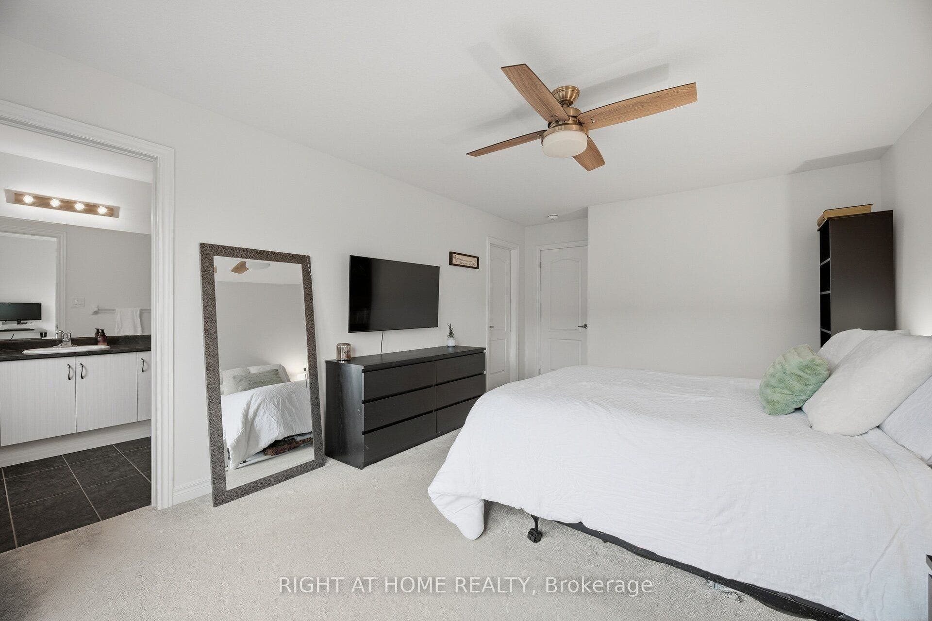 166 Deerpath Drive, #79, Guelph, Guelph, Wellington ON N1K 0E2 166 Deerpath Drive, #79, Guelph, Guelph, Wellington ON N1K 0E2